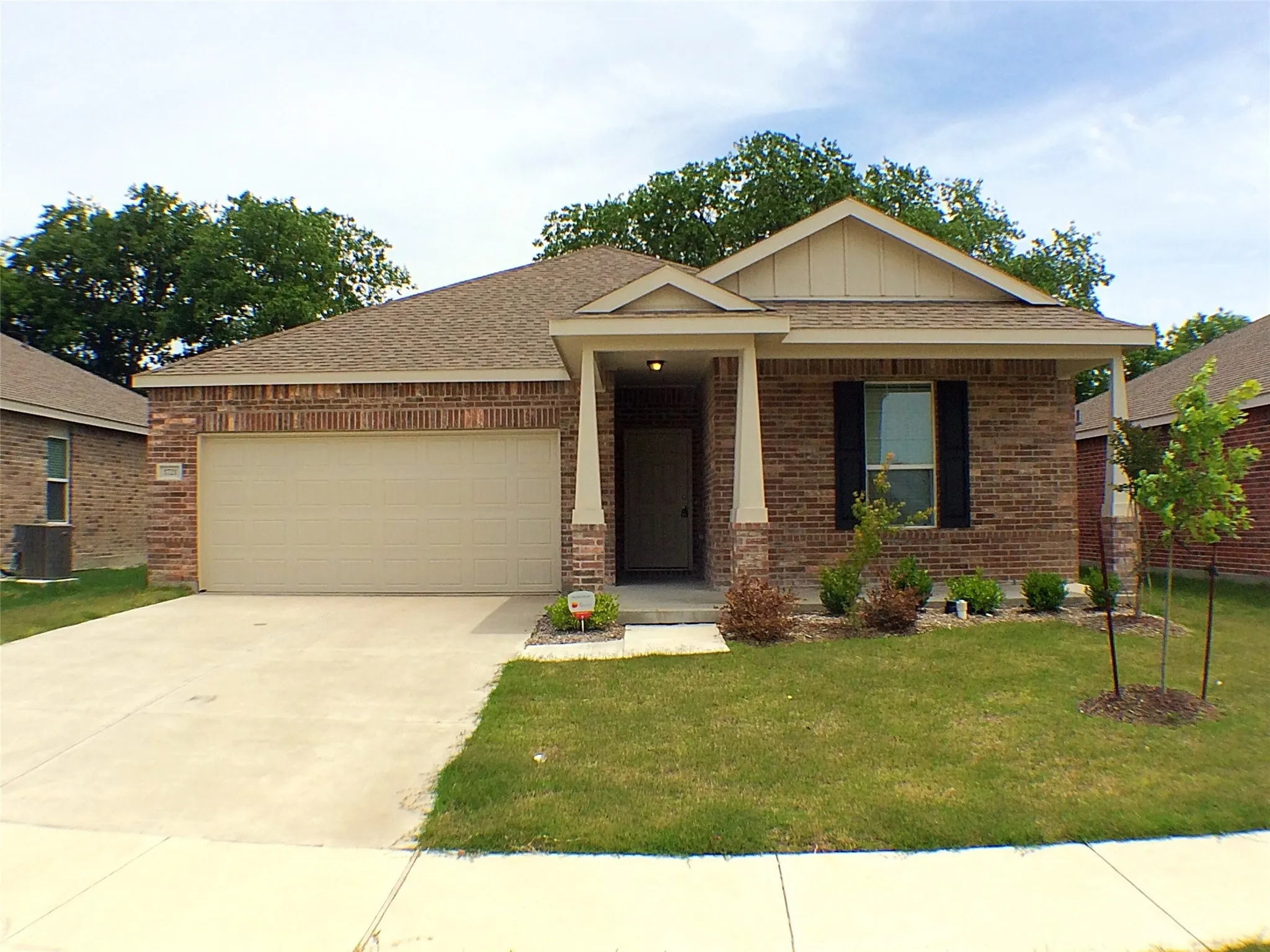 Single Family Residence For Rent in Denton County , 1721 Megan Creek Drive, Little Elm, Texas 75068, 3 Bedroom, 2 Bathroom, 2 Garage spaces, 1,443 Sqft, built in 2015, mls#21363739, Real Estate Agent in Little Elm, Homes For Rent in Denton county, Homes For Rent in Little Elm, Realtor in Little Elm Texas, Real Estate Brokerage Independent Realty Texas, Luminita Cordes Realtor