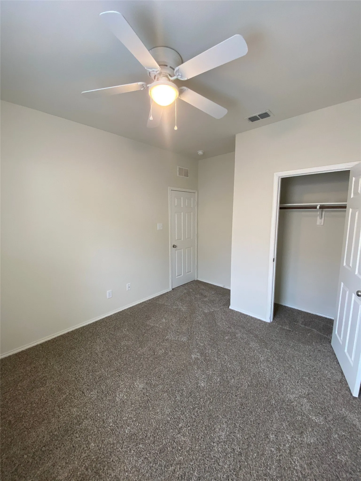 Single Family Residence For Rent in Denton County , 1721 Megan Creek Drive, Little Elm, Texas 75068, 3 Bedroom, 2 Bathroom, 2 Garage spaces, 1,443 Sqft, built in 2015, mls#21363739, Real Estate Agent in Little Elm, Homes For Rent in Denton county, Homes For Rent in Little Elm, Realtor in Little Elm Texas, Real Estate Brokerage Independent Realty Texas, Luminita Cordes Realtor