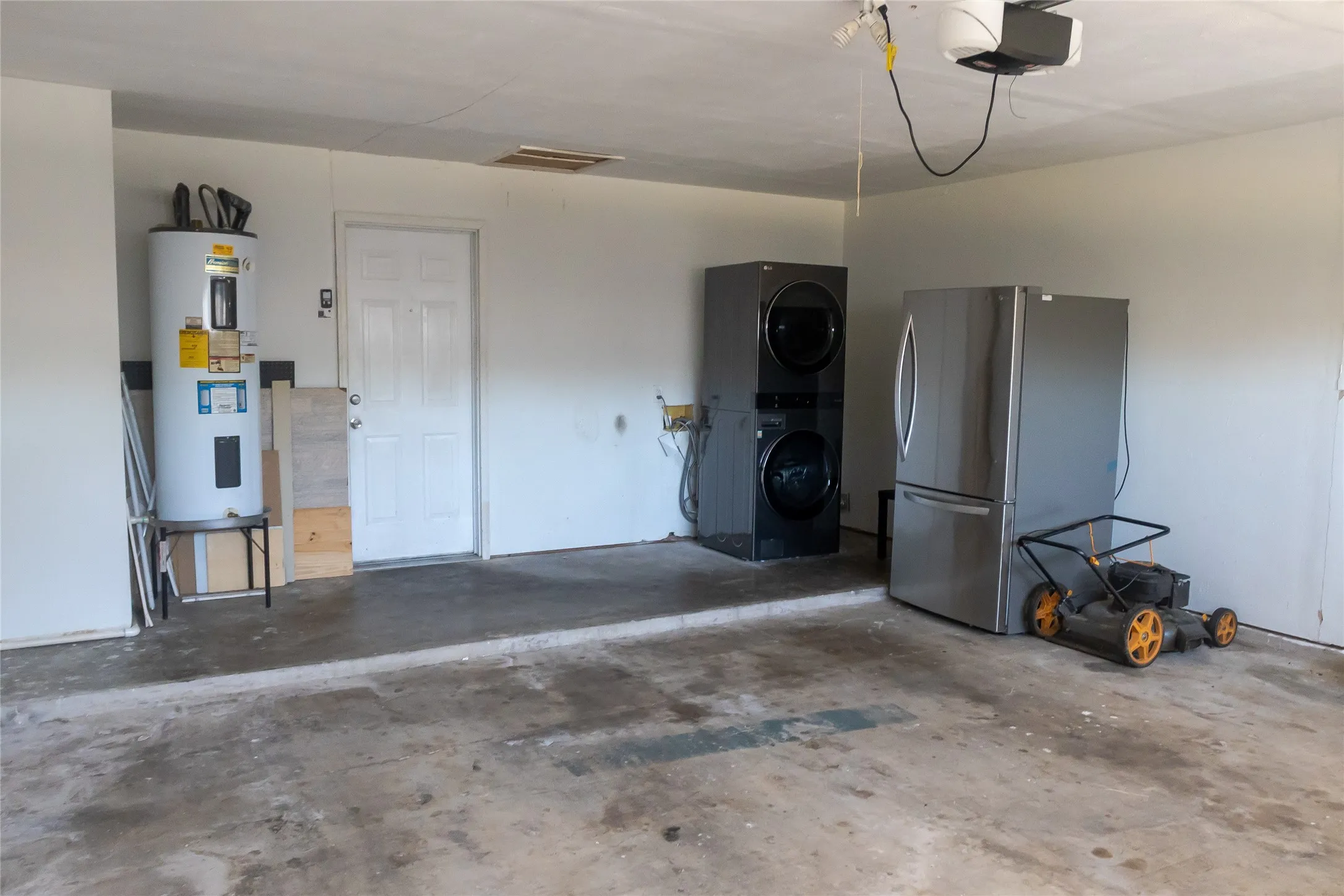 Single Family Residence For Rent in Tarrant County , 4915 S Prairieview Court, Arlington, Texas 76017, 3 Bedroom, 2 Bathroom, 2 Garage spaces, 1,345 Sqft, built in 1981, mls#21361177, Real Estate Agent in Arlington, Homes For Rent in Tarrant county, Homes For Rent in Arlington, Realtor in Arlington Texas, Real Estate Brokerage Independent Realty Texas, Luminita Cordes Realtor