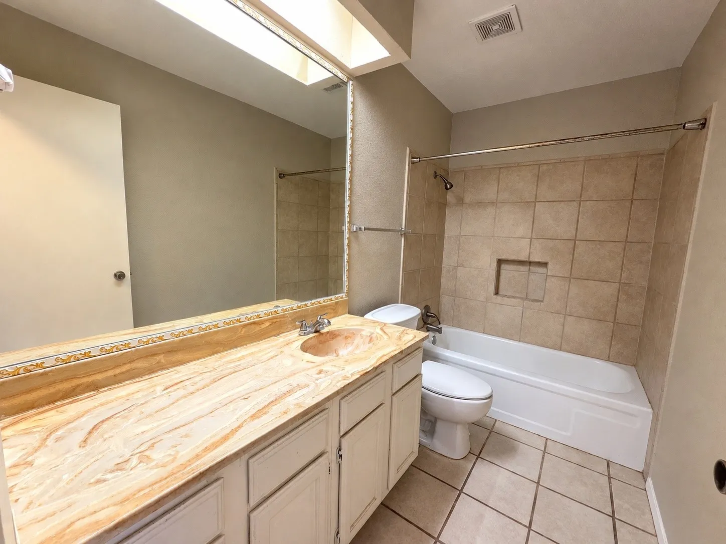 Single Family Residence For Rent in Tarrant County , 4915 S Prairieview Court, Arlington, Texas 76017, 3 Bedroom, 2 Bathroom, 2 Garage spaces, 1,345 Sqft, built in 1981, mls#21361177, Real Estate Agent in Arlington, Homes For Rent in Tarrant county, Homes For Rent in Arlington, Realtor in Arlington Texas, Real Estate Brokerage Independent Realty Texas, Luminita Cordes Realtor