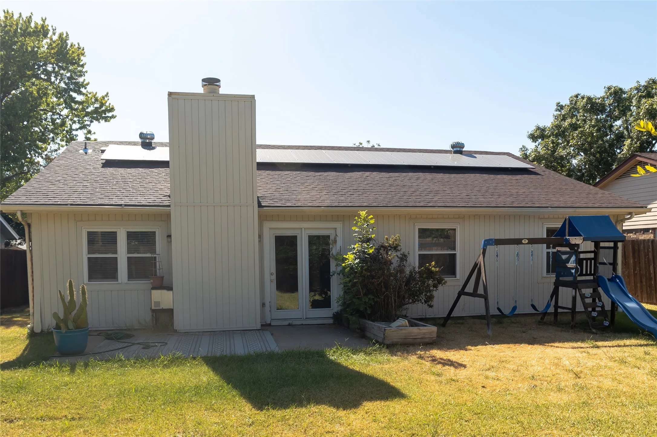 Single Family Residence For Rent in Tarrant County , 4915 S Prairieview Court, Arlington, Texas 76017, 3 Bedroom, 2 Bathroom, 2 Garage spaces, 1,345 Sqft, built in 1981, mls#21361177, Real Estate Agent in Arlington, Homes For Rent in Tarrant county, Homes For Rent in Arlington, Realtor in Arlington Texas, Real Estate Brokerage Independent Realty Texas, Luminita Cordes Realtor