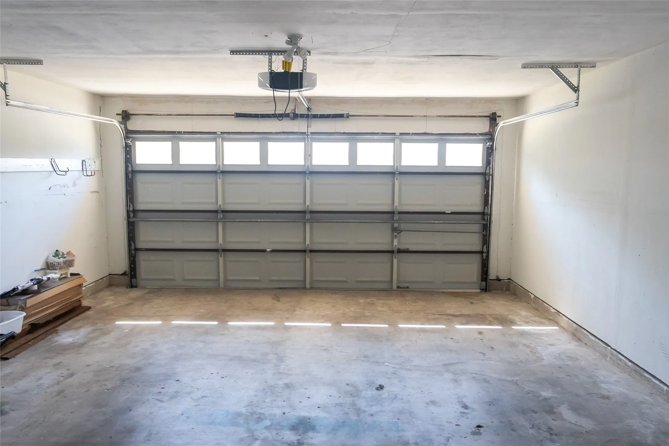 Single Family Residence For Rent in Tarrant County , 4915 S Prairieview Court, Arlington, Texas 76017, 3 Bedroom, 2 Bathroom, 2 Garage spaces, 1,345 Sqft, built in 1981, mls#21361177, Real Estate Agent in Arlington, Homes For Rent in Tarrant county, Homes For Rent in Arlington, Realtor in Arlington Texas, Real Estate Brokerage Independent Realty Texas, Luminita Cordes Realtor