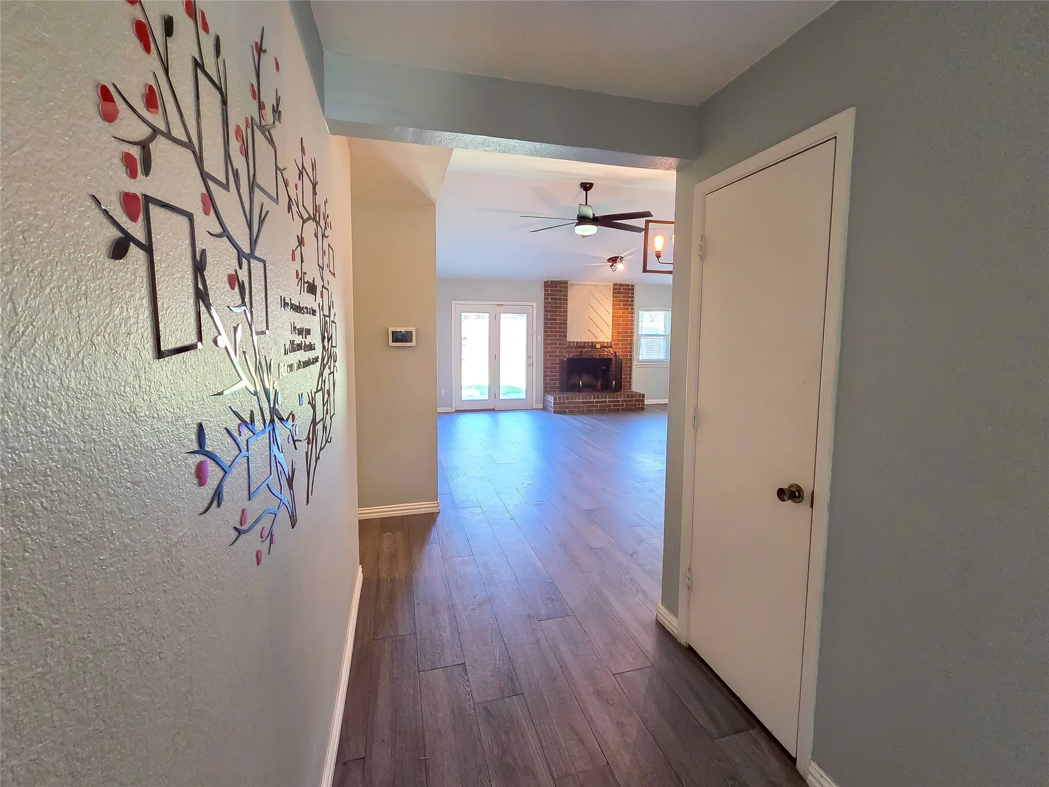 Single Family Residence For Rent in Tarrant County , 4915 S Prairieview Court, Arlington, Texas 76017, 3 Bedroom, 2 Bathroom, 2 Garage spaces, 1,345 Sqft, built in 1981, mls#21361177, Real Estate Agent in Arlington, Homes For Rent in Tarrant county, Homes For Rent in Arlington, Realtor in Arlington Texas, Real Estate Brokerage Independent Realty Texas, Luminita Cordes Realtor