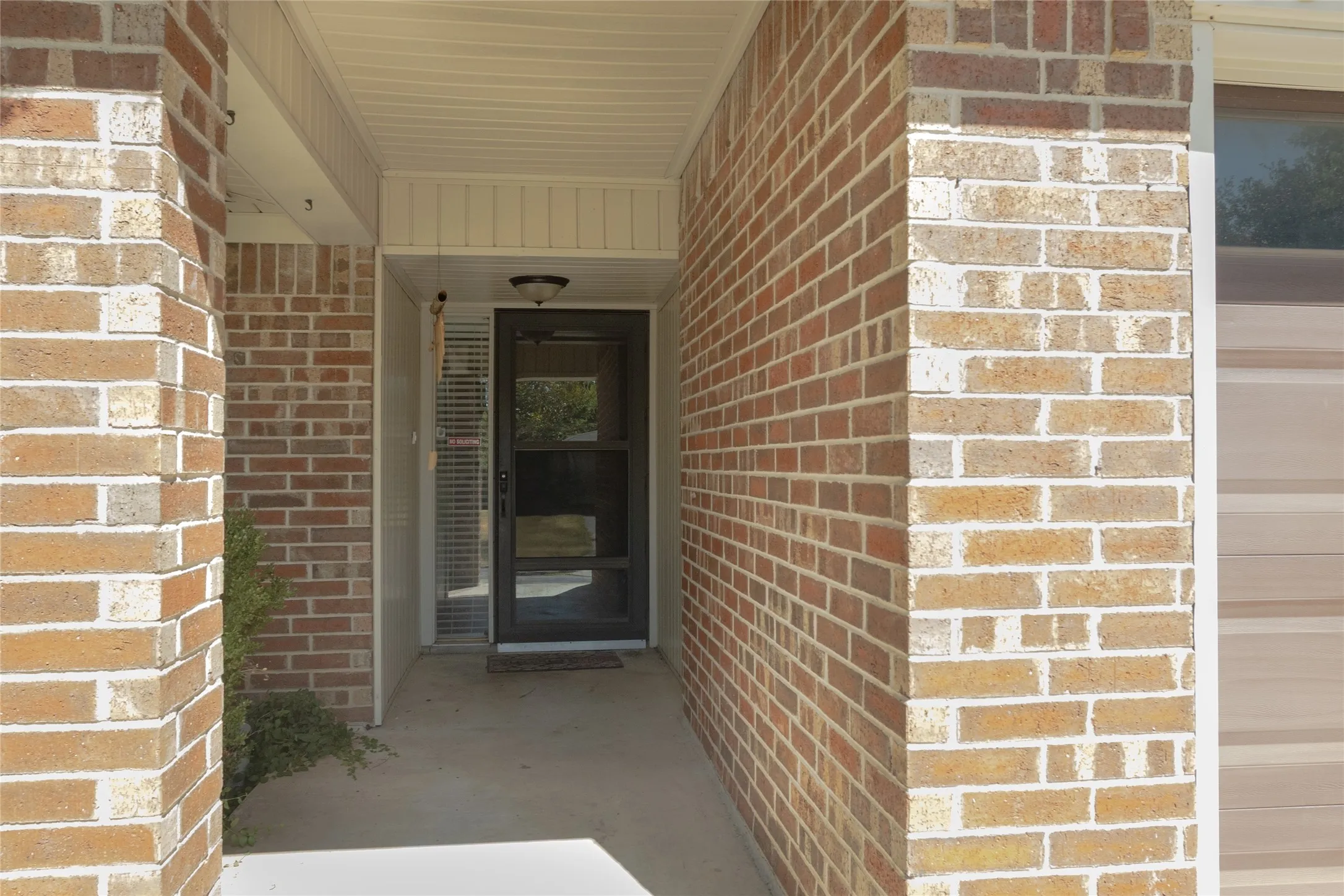 Single Family Residence For Rent in Tarrant County , 4915 S Prairieview Court, Arlington, Texas 76017, 3 Bedroom, 2 Bathroom, 2 Garage spaces, 1,345 Sqft, built in 1981, mls#21361177, Real Estate Agent in Arlington, Homes For Rent in Tarrant county, Homes For Rent in Arlington, Realtor in Arlington Texas, Real Estate Brokerage Independent Realty Texas, Luminita Cordes Realtor