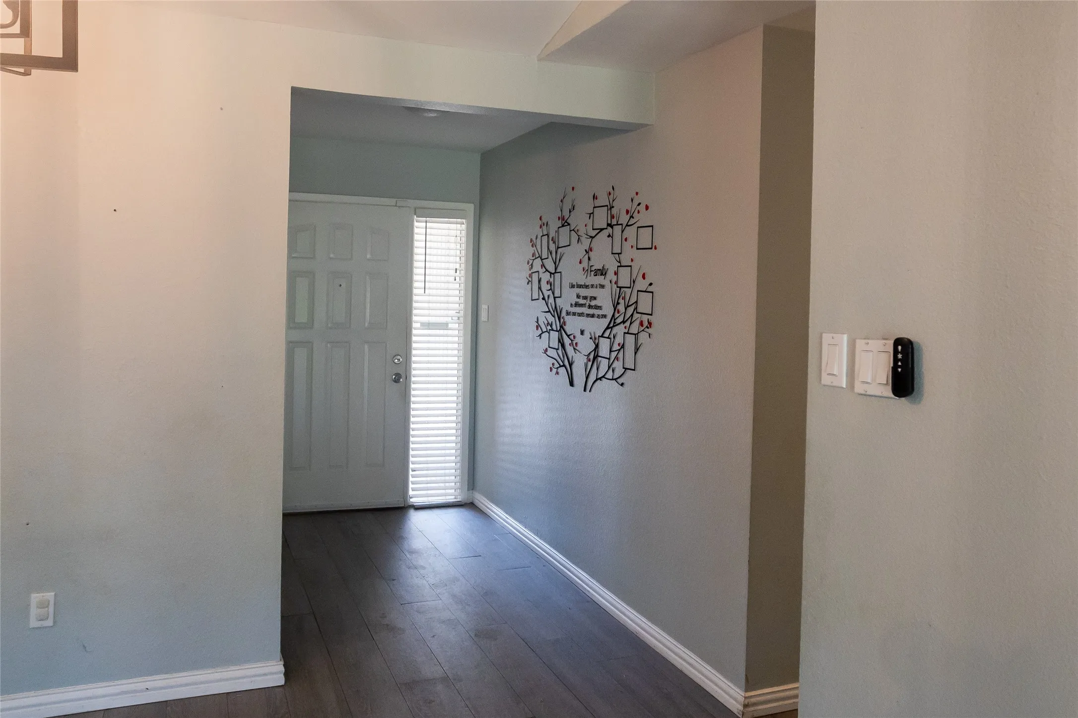 Single Family Residence For Rent in Tarrant County , 4915 S Prairieview Court, Arlington, Texas 76017, 3 Bedroom, 2 Bathroom, 2 Garage spaces, 1,345 Sqft, built in 1981, mls#21361177, Real Estate Agent in Arlington, Homes For Rent in Tarrant county, Homes For Rent in Arlington, Realtor in Arlington Texas, Real Estate Brokerage Independent Realty Texas, Luminita Cordes Realtor