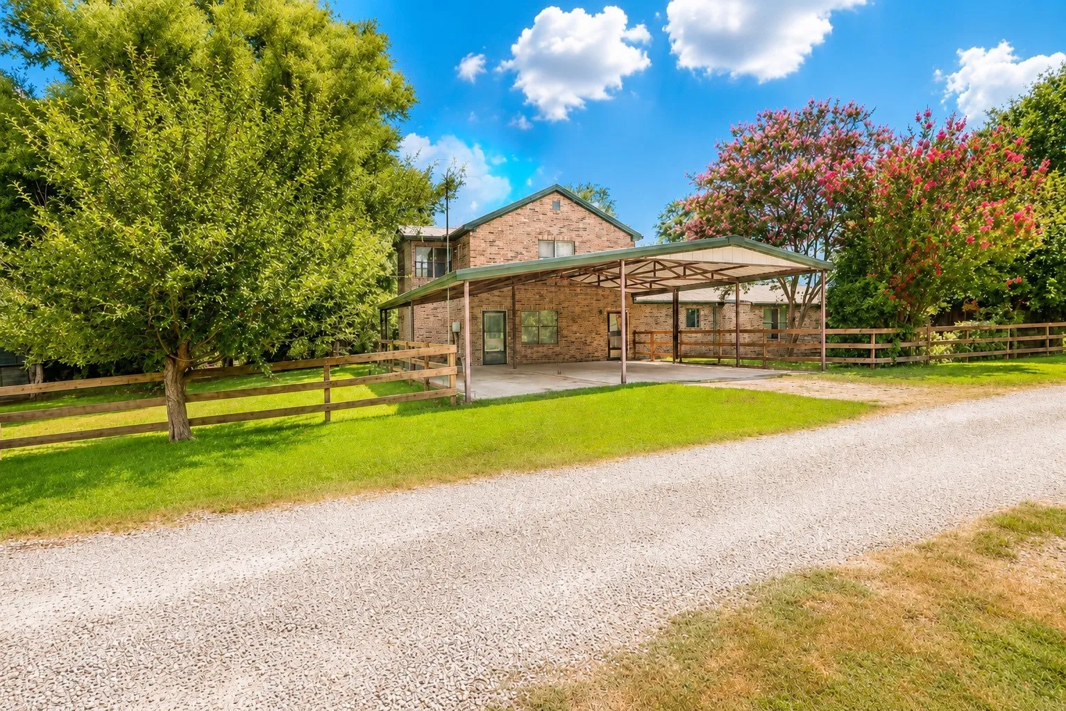 Single Family Residence For Sale in Wise County , 150 Private Road 4656, Boyd, Texas 76023, 3 Bedroom, 5 Bathroom, Garage spaces, 2,166 Sqft, built in 1984, mls#21362735, Real Estate Agent in Boyd, Homes For Sale in Wise county, Homes For Sale in Boyd, Realtor in Boyd Texas, Real Estate Brokerage Independent Realty Texas, Luminita Cordes Realtor