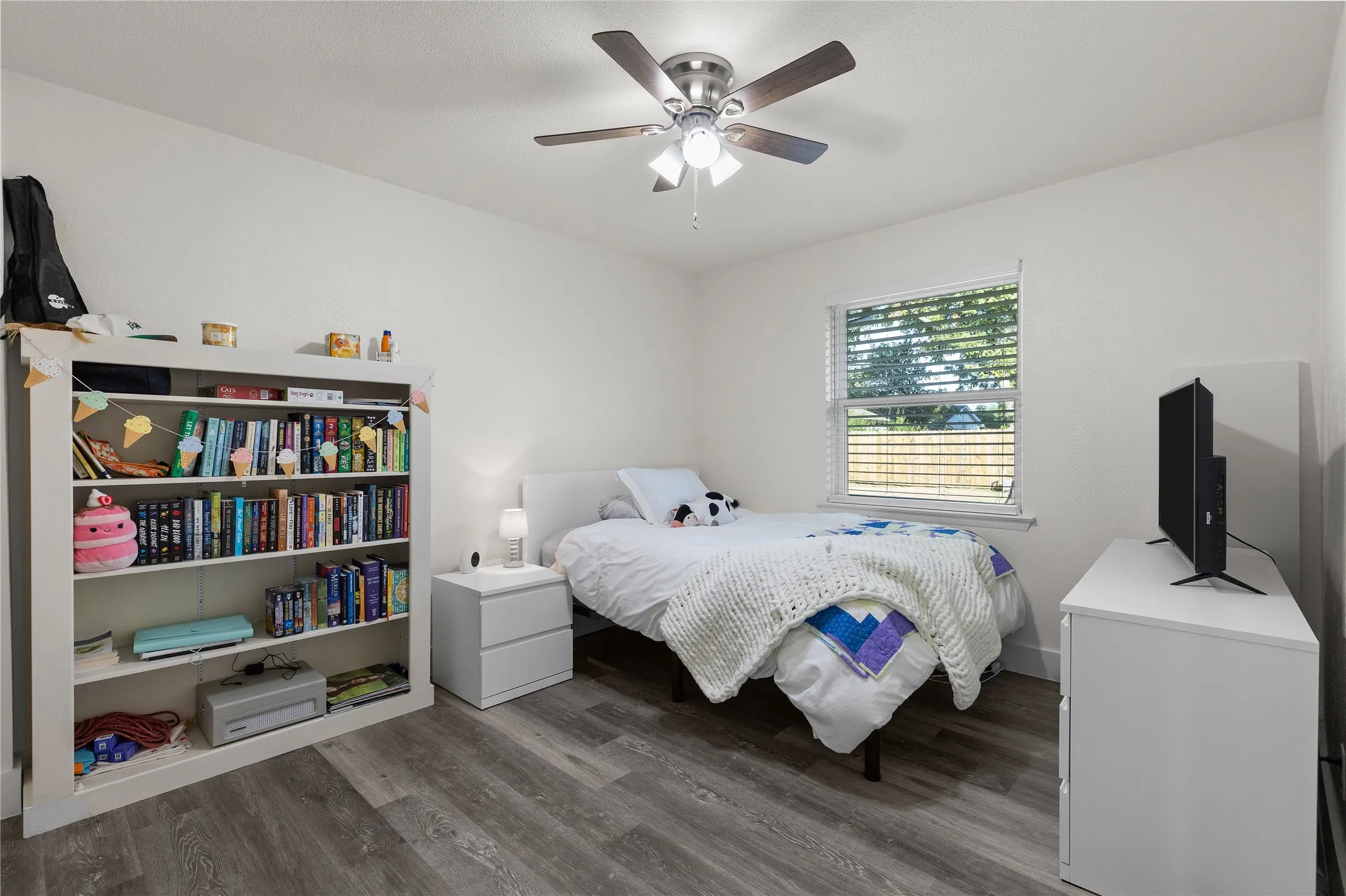 Single Family Residence For Sale in Dallas County , 13640 Janwood Lane, Farmers Branch, Texas 75234, 3 Bedroom, 2 Bathroom, 2 Garage spaces, 1,329 Sqft, built in 1958, mls#21363755, Real Estate Agent in Farmers Branch, Homes For Sale in Dallas county, Homes For Sale in Farmers Branch, Realtor in Farmers Branch Texas, Real Estate Brokerage Independent Realty Texas, Luminita Cordes Realtor