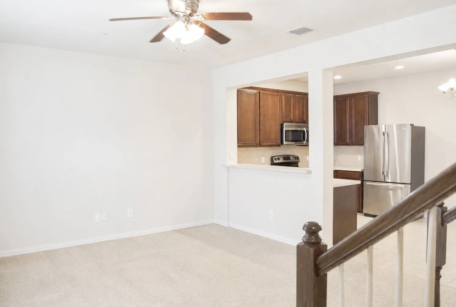 Townhouse For Rent in Tarrant County , 2918 Durango Place, Bedford, Texas 76021, 3 Bedroom, 3 Bathroom, 2 Garage spaces, 1,488 Sqft, built in 2008, Price $2,250, mls#21361607, Real Estate Agent in Bedford, Homes For Rent in Tarrant county, Homes For Rent in Bedford, Realtor in Bedford Texas, Real Estate Brokerage Independent Realty Texas, Luminita Cordes Realtor