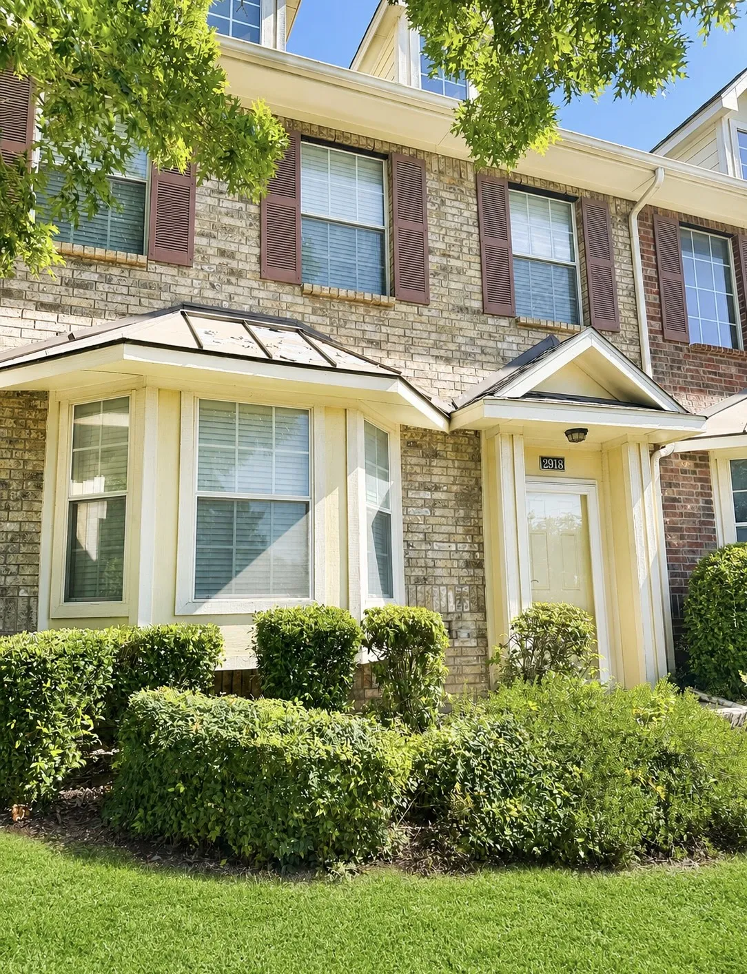 Townhouse For Rent in Tarrant County , 2918 Durango Place, Bedford, Texas 76021, 3 Bedroom, 3 Bathroom, 2 Garage spaces, 1,488 Sqft, built in 2008, Price $2,250, mls#21361607, Real Estate Agent in Bedford, Homes For Rent in Tarrant county, Homes For Rent in Bedford, Realtor in Bedford Texas, Real Estate Brokerage Independent Realty Texas, Luminita Cordes Realtor