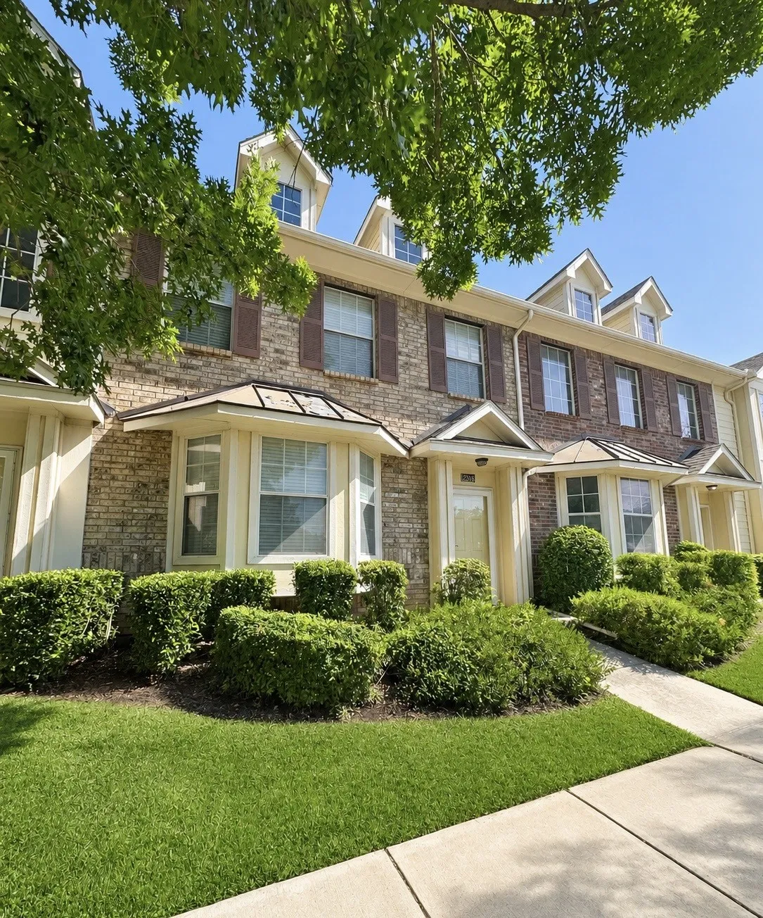 Townhouse For Rent in Tarrant County , 2918 Durango Place, Bedford, Texas 76021, 3 Bedroom, 3 Bathroom, 2 Garage spaces, 1,488 Sqft, built in 2008, Price $2,250, mls#21361607, Real Estate Agent in Bedford, Homes For Rent in Tarrant county, Homes For Rent in Bedford, Realtor in Bedford Texas, Real Estate Brokerage Independent Realty Texas, Luminita Cordes Realtor