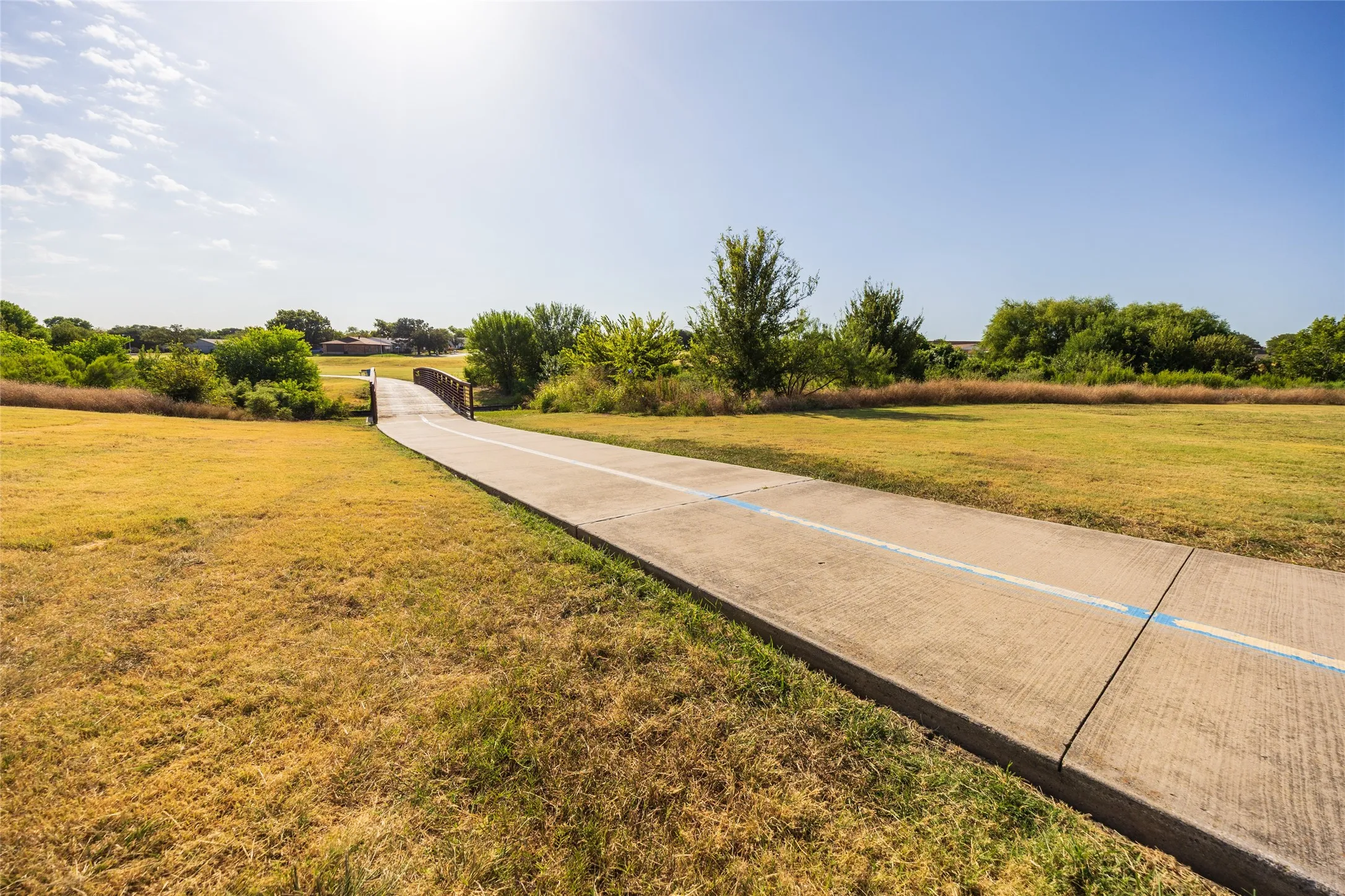 Single Family Residence For Sale in Denton County , 1948 Rambling Ridge Lane, Carrollton, Texas 75007, 3 Bedroom, 2 Bathroom, 2 Garage spaces, 1,930 Sqft, built in 1977, mls#21361884, Real Estate Agent in Carrollton, Homes For Sale in Denton county, Homes For Sale in Carrollton, Realtor in Carrollton Texas, Real Estate Brokerage Independent Realty Texas, Luminita Cordes Realtor