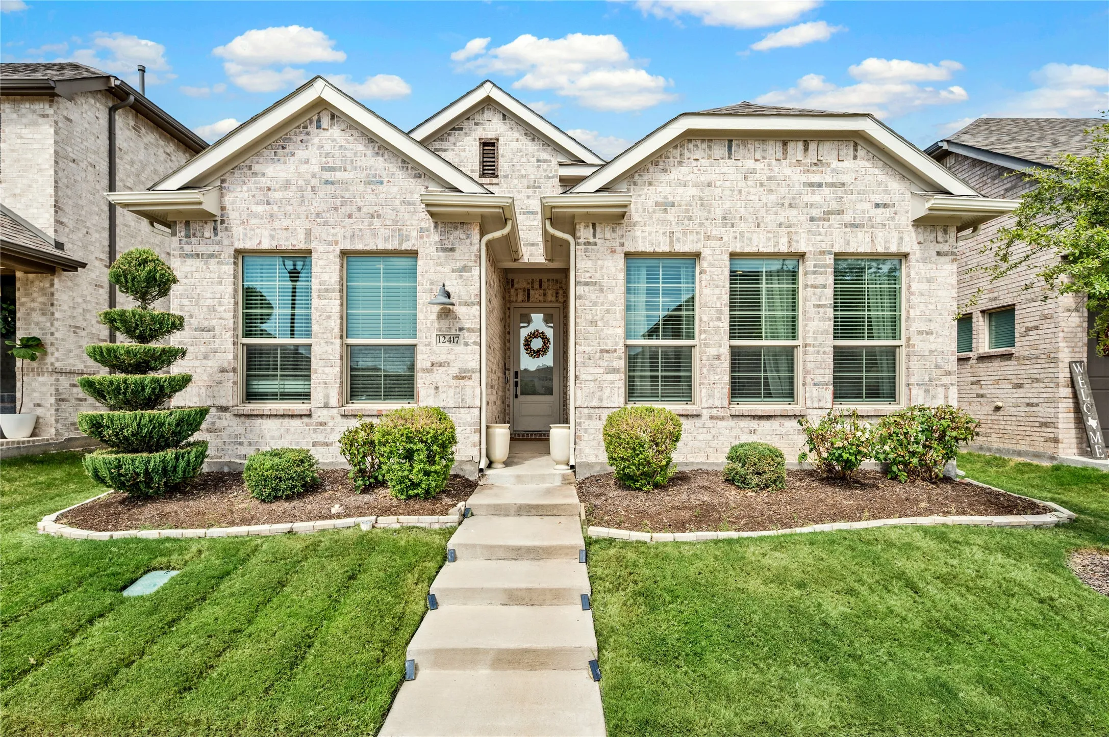 Single Family Residence For Rent in Tarrant County , 12417 Penson Street, Fort Worth, Texas 76052, 3 Bedroom, 2 Bathroom, 2 Garage spaces, 1,884 Sqft, built in 2021, mls#21357645, Real Estate Agent in Fort Worth, Homes For Rent in Tarrant county, Homes For Rent in Fort Worth, Realtor in Fort Worth Texas, Real Estate Brokerage Independent Realty Texas, Luminita Cordes Realtor