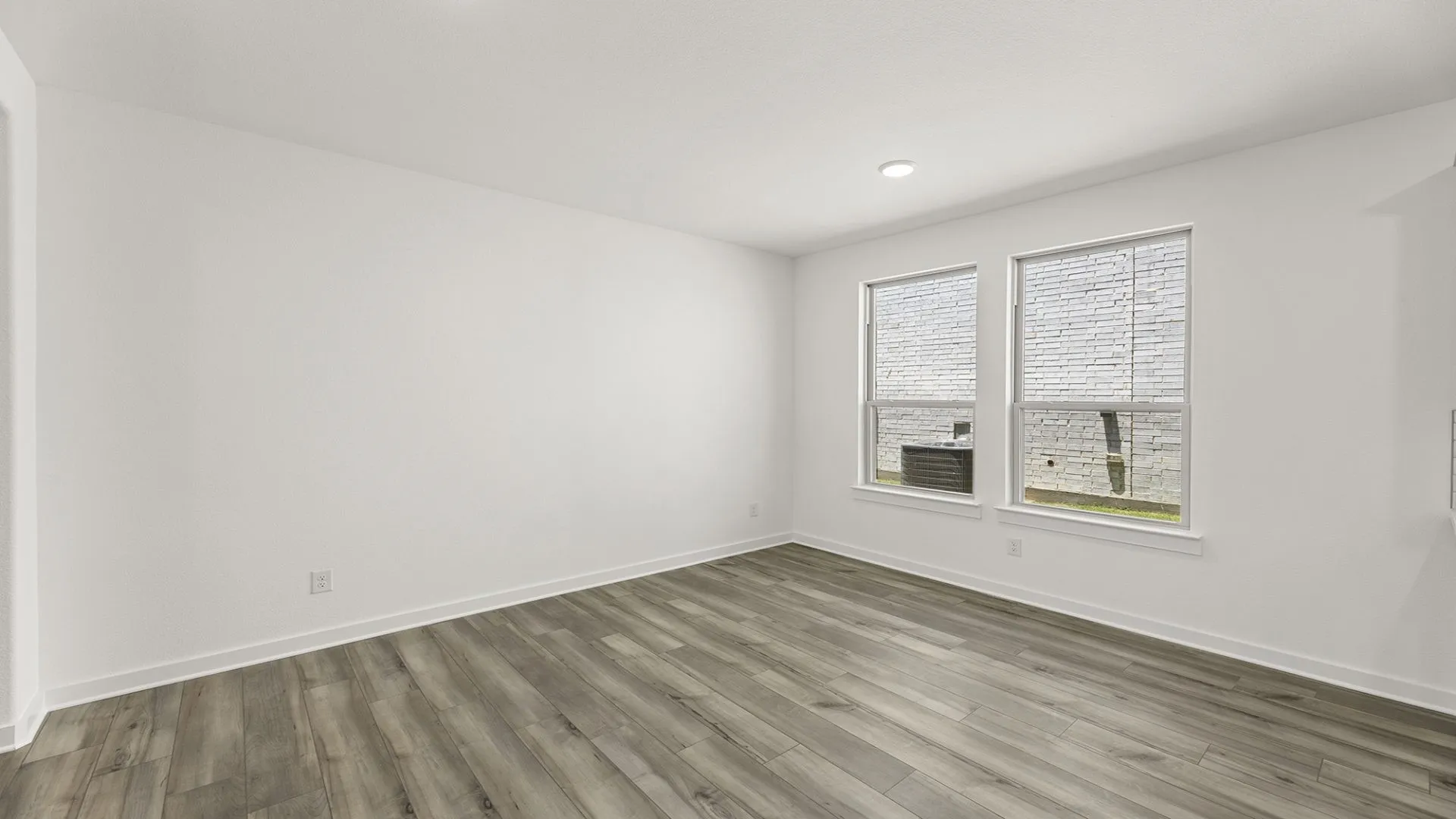 7 1425 Clare Court - Dining