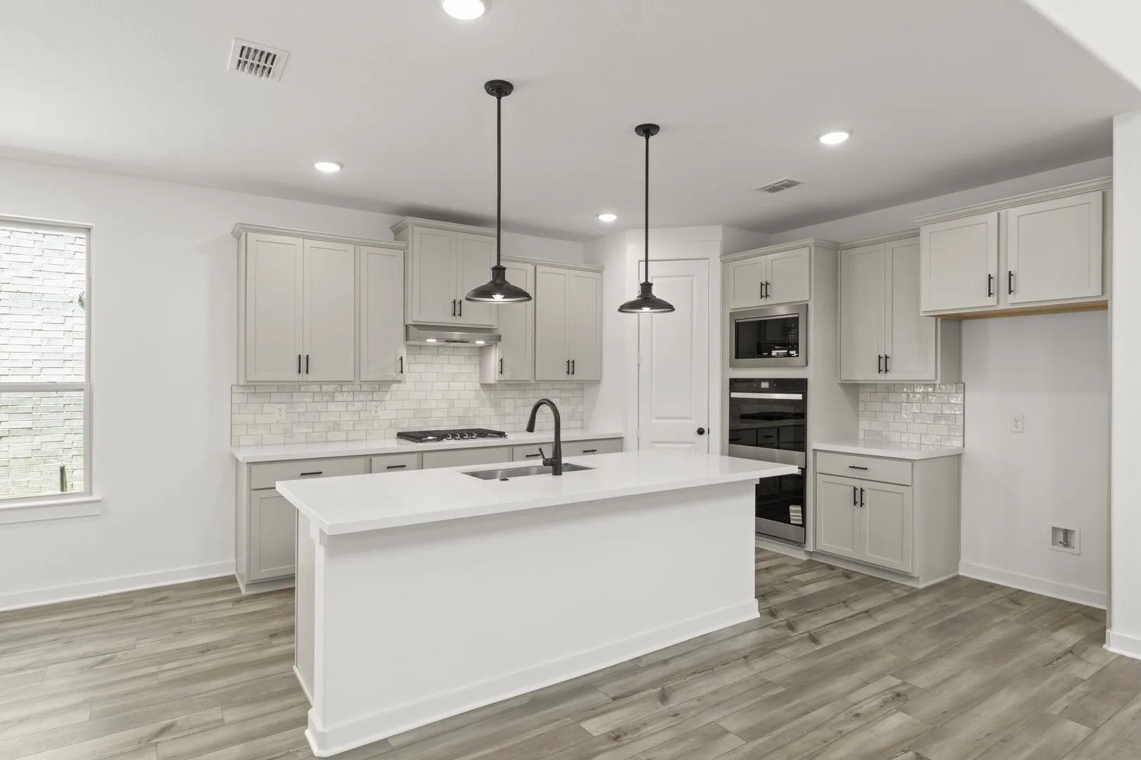 8 1425 Clare Court - Kitchen (2)