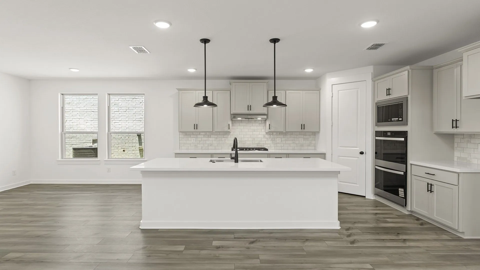 4 1425 Clare Court - Kitchen