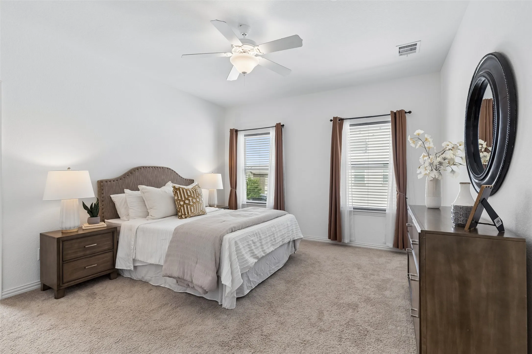Townhouse For Rent in Dallas County , 9901 Schramm Street, Irving, Texas 75063, 3 Bedroom, 3 Bathroom, 2 Garage spaces, 1,773 Sqft, built in 2021, mls#21363634, Real Estate Agent in Irving, Homes For Rent in Dallas county, Homes For Rent in Irving, Realtor in Irving Texas, Real Estate Brokerage Independent Realty Texas, Luminita Cordes Realtor