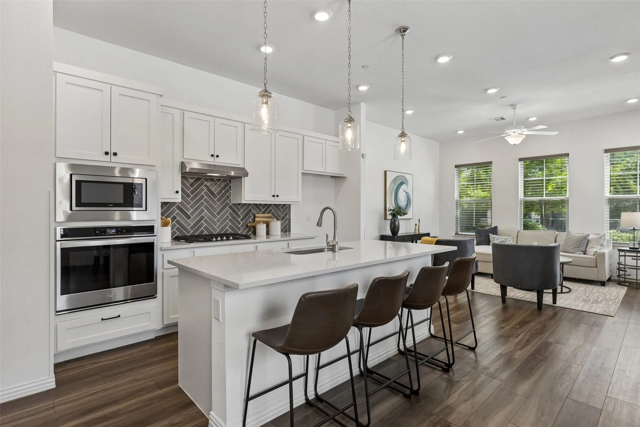 Townhouse For Rent in Dallas County , 9901 Schramm Street, Irving, Texas 75063, 3 Bedroom, 3 Bathroom, 2 Garage spaces, 1,773 Sqft, built in 2021, mls#21363634, Real Estate Agent in Irving, Homes For Rent in Dallas county, Homes For Rent in Irving, Realtor in Irving Texas, Real Estate Brokerage Independent Realty Texas, Luminita Cordes Realtor