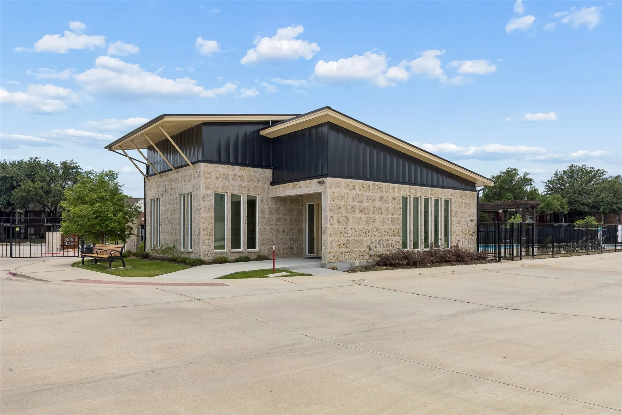 Townhouse For Rent in Dallas County , 9901 Schramm Street, Irving, Texas 75063, 3 Bedroom, 3 Bathroom, 2 Garage spaces, 1,773 Sqft, built in 2021, mls#21363634, Real Estate Agent in Irving, Homes For Rent in Dallas county, Homes For Rent in Irving, Realtor in Irving Texas, Real Estate Brokerage Independent Realty Texas, Luminita Cordes Realtor