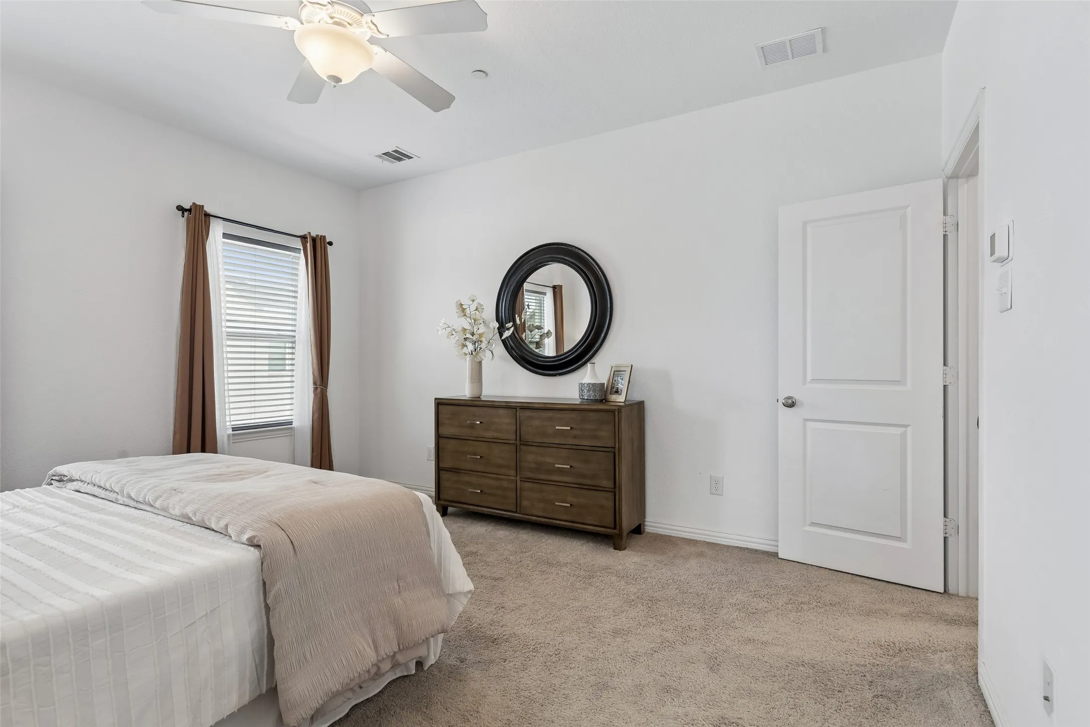 Townhouse For Rent in Dallas County , 9901 Schramm Street, Irving, Texas 75063, 3 Bedroom, 3 Bathroom, 2 Garage spaces, 1,773 Sqft, built in 2021, mls#21363634, Real Estate Agent in Irving, Homes For Rent in Dallas county, Homes For Rent in Irving, Realtor in Irving Texas, Real Estate Brokerage Independent Realty Texas, Luminita Cordes Realtor
