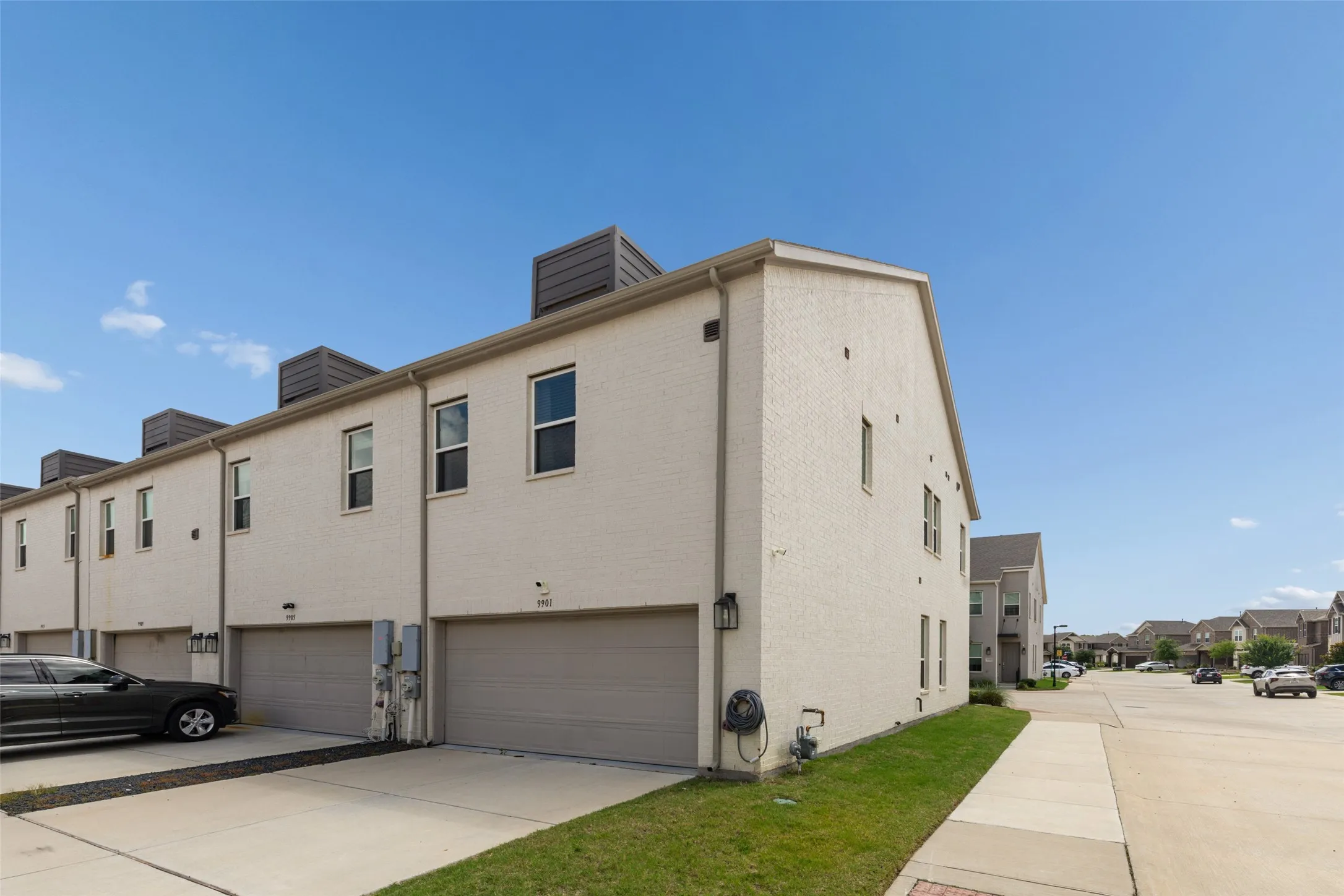 Townhouse For Rent in Dallas County , 9901 Schramm Street, Irving, Texas 75063, 3 Bedroom, 3 Bathroom, 2 Garage spaces, 1,773 Sqft, built in 2021, mls#21363634, Real Estate Agent in Irving, Homes For Rent in Dallas county, Homes For Rent in Irving, Realtor in Irving Texas, Real Estate Brokerage Independent Realty Texas, Luminita Cordes Realtor