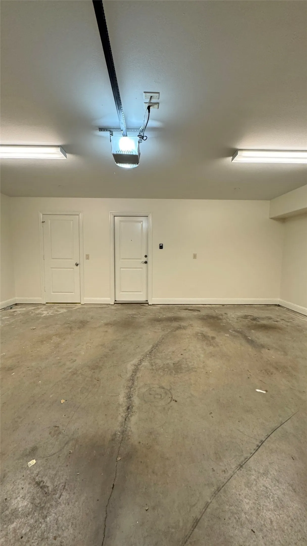 Condominium For Rent in Dallas County , 4153 Hyer Street 11, University Park, Texas 75205, 2 Bedroom, 3 Bathroom, 2 Garage spaces, 1,961 Sqft, built in 2007, mls#21363767, Real Estate Agent in University Park, Homes For Rent in Dallas county, Homes For Rent in University Park, Realtor in University Park Texas, Real Estate Brokerage Independent Realty Texas, Luminita Cordes Realtor