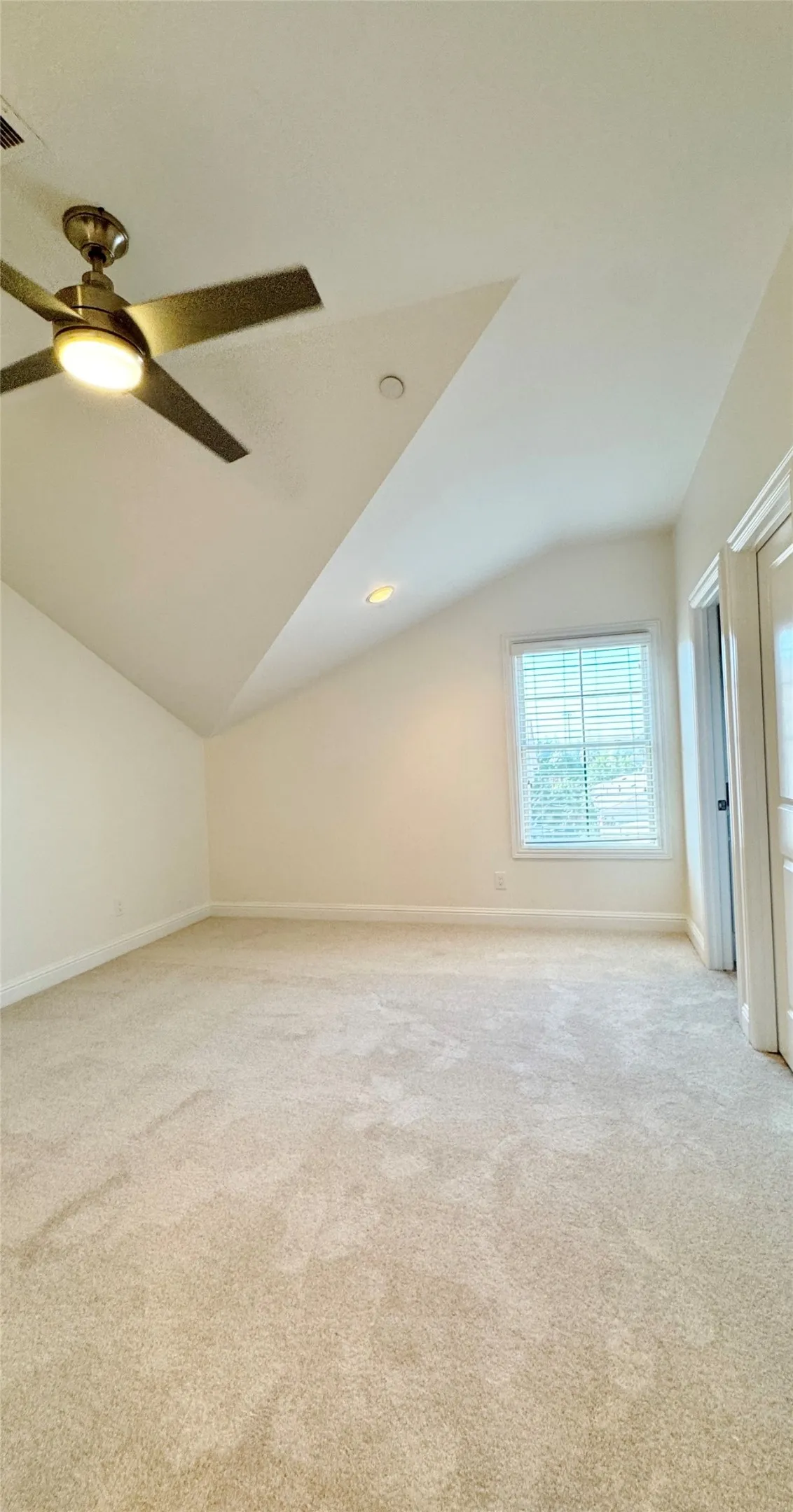 Condominium For Rent in Dallas County , 4153 Hyer Street 11, University Park, Texas 75205, 2 Bedroom, 3 Bathroom, 2 Garage spaces, 1,961 Sqft, built in 2007, mls#21363767, Real Estate Agent in University Park, Homes For Rent in Dallas county, Homes For Rent in University Park, Realtor in University Park Texas, Real Estate Brokerage Independent Realty Texas, Luminita Cordes Realtor