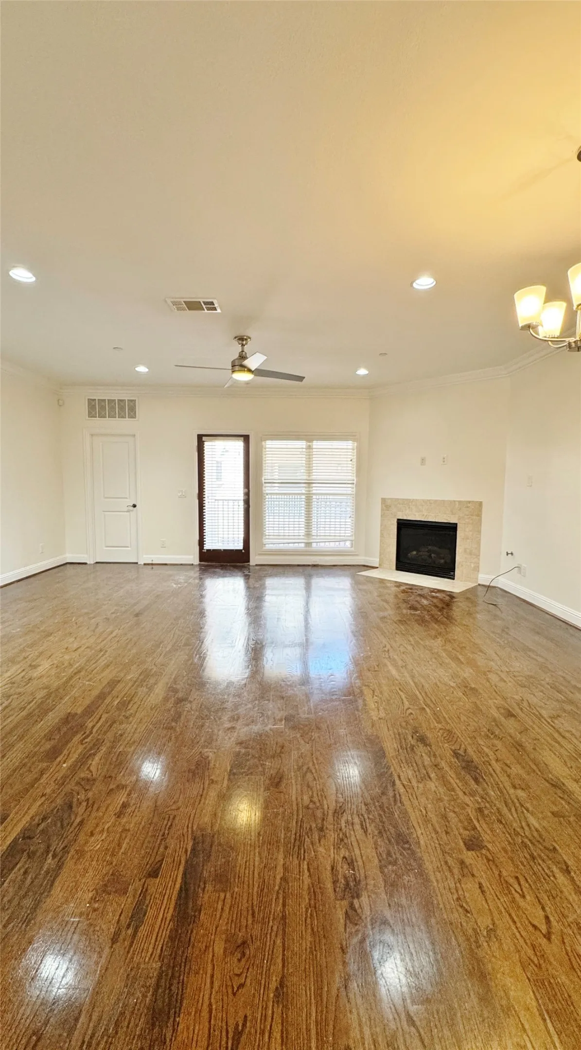 Condominium For Rent in Dallas County , 4153 Hyer Street 11, University Park, Texas 75205, 2 Bedroom, 3 Bathroom, 2 Garage spaces, 1,961 Sqft, built in 2007, mls#21363767, Real Estate Agent in University Park, Homes For Rent in Dallas county, Homes For Rent in University Park, Realtor in University Park Texas, Real Estate Brokerage Independent Realty Texas, Luminita Cordes Realtor