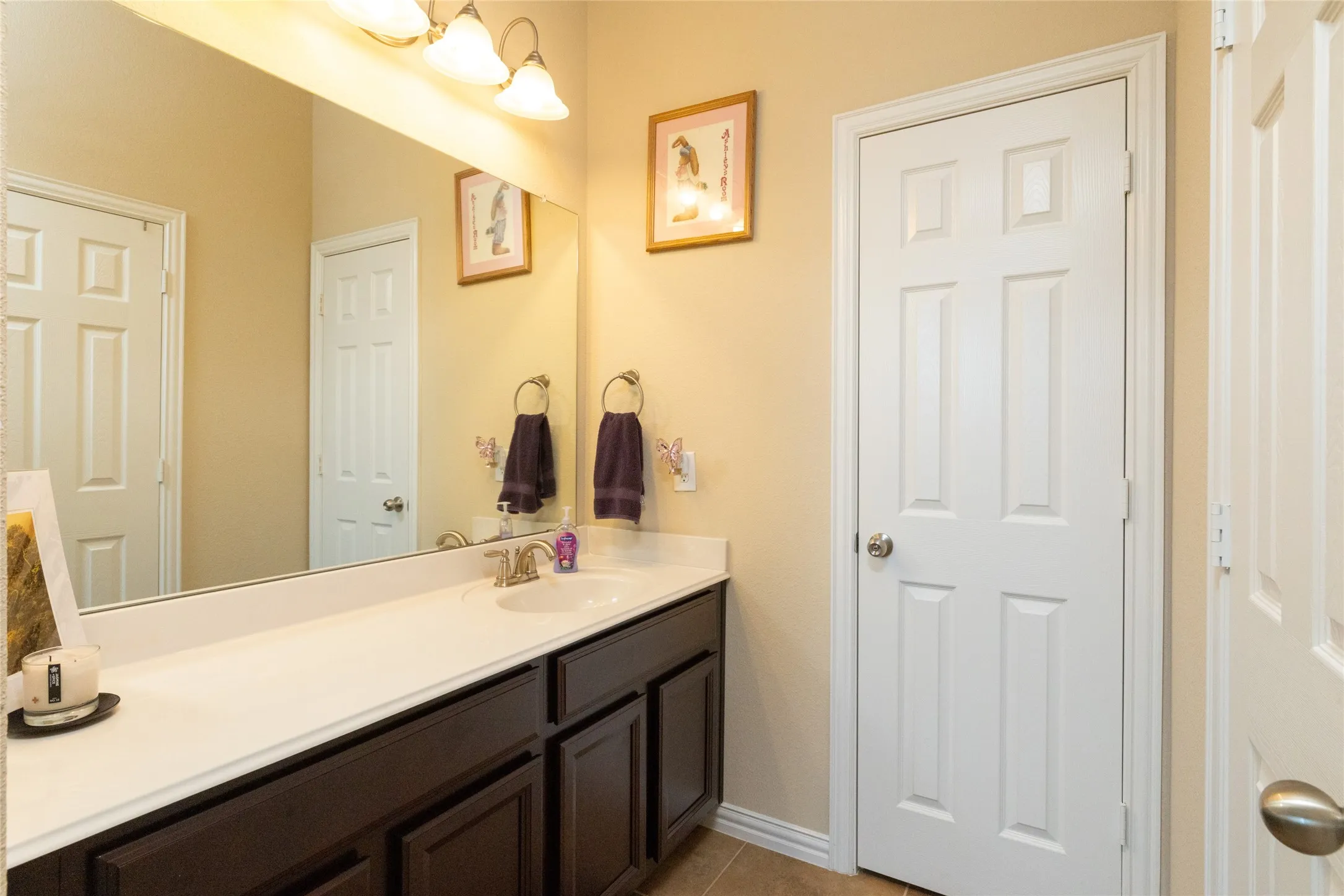Single Family Residence For Sale in Tarrant County , 2017 Sterling Trace Drive, Keller, Texas 76248, 4 Bedroom, 4 Bathroom, 3 Garage spaces, 3,200 Sqft, built in 2011, mls#21355544, Real Estate Agent in Keller, Homes For Sale in Tarrant county, Homes For Sale in Keller, Realtor in Keller Texas, Real Estate Brokerage Independent Realty Texas, Luminita Cordes Realtor