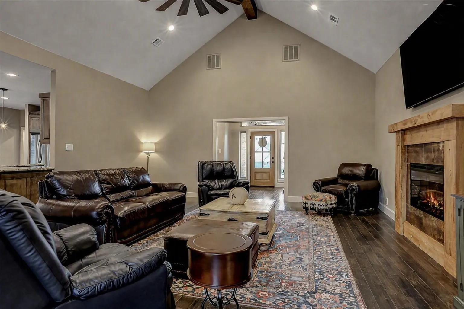 Single Family Residence For Rent in Grayson County , 3818 Sumner Court, Sherman, Texas 75090, 3 Bedroom, 3 Bathroom, 2 Garage spaces, 2,420 Sqft, built in 2019, mls#21363773, Real Estate Agent in Sherman, Homes For Rent in Grayson county, Homes For Rent in Sherman, Realtor in Sherman Texas, Real Estate Brokerage Independent Realty Texas, Luminita Cordes Realtor