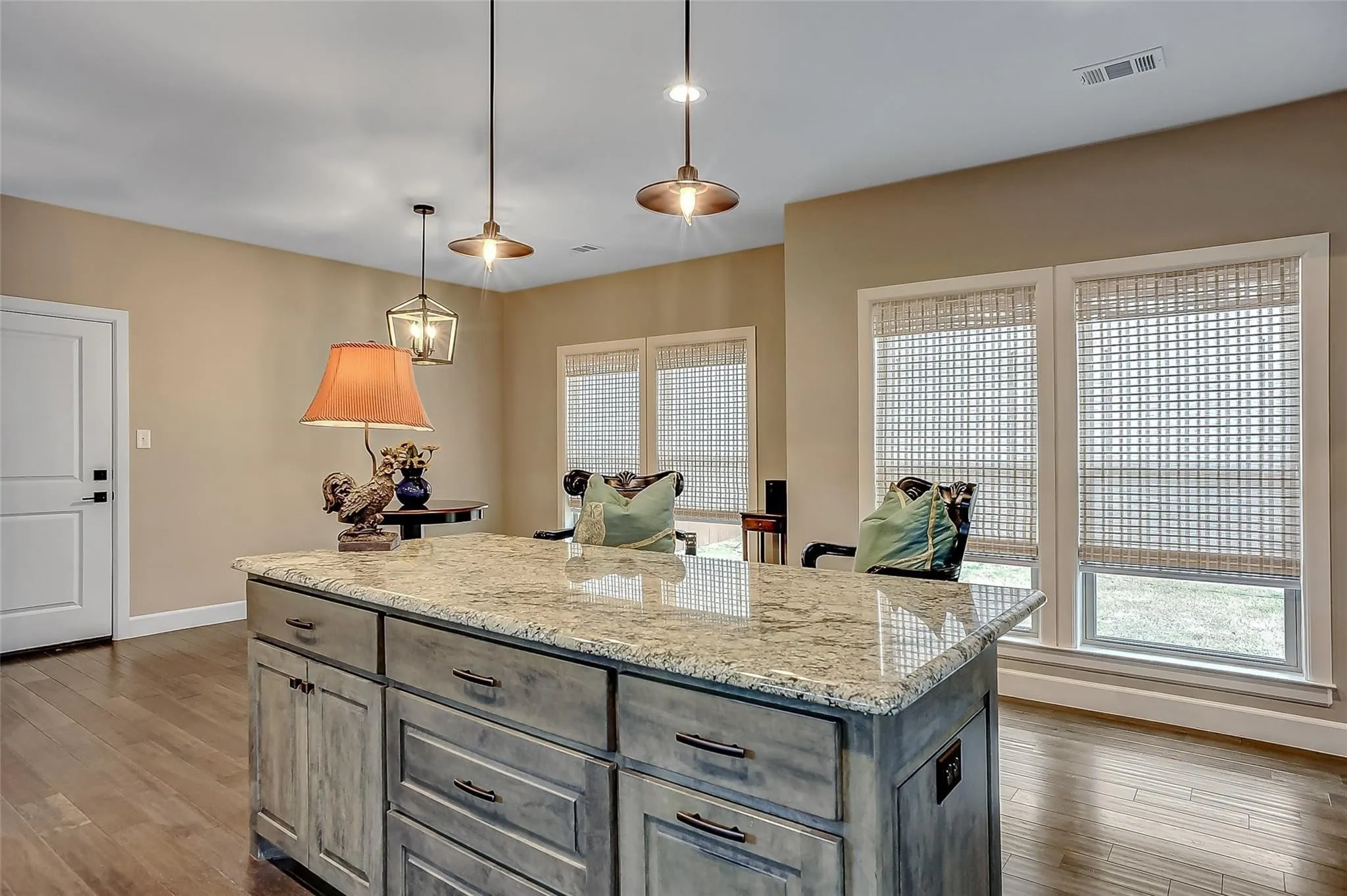 Single Family Residence For Rent in Grayson County , 3818 Sumner Court, Sherman, Texas 75090, 3 Bedroom, 3 Bathroom, 2 Garage spaces, 2,420 Sqft, built in 2019, mls#21363773, Real Estate Agent in Sherman, Homes For Rent in Grayson county, Homes For Rent in Sherman, Realtor in Sherman Texas, Real Estate Brokerage Independent Realty Texas, Luminita Cordes Realtor