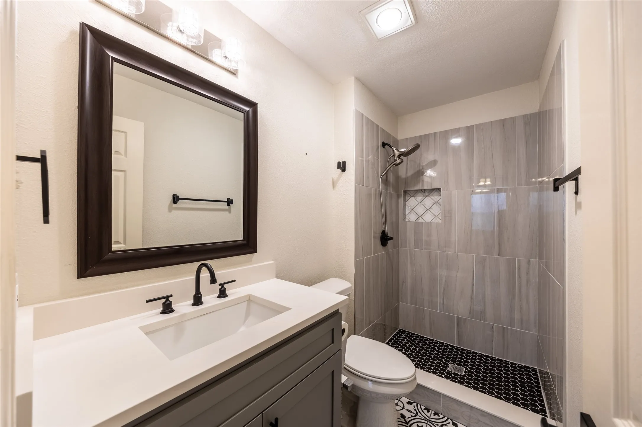 Single Family Residence For Rent in Denton County , 1948 Rambling Ridge Lane, Carrollton, Texas 75007, 3 Bedroom, 2 Bathroom, 2 Garage spaces, 1,930 Sqft, built in 1977, mls#21363769, Real Estate Agent in Carrollton, Homes For Rent in Denton county, Homes For Rent in Carrollton, Realtor in Carrollton Texas, Real Estate Brokerage Independent Realty Texas, Luminita Cordes Realtor
