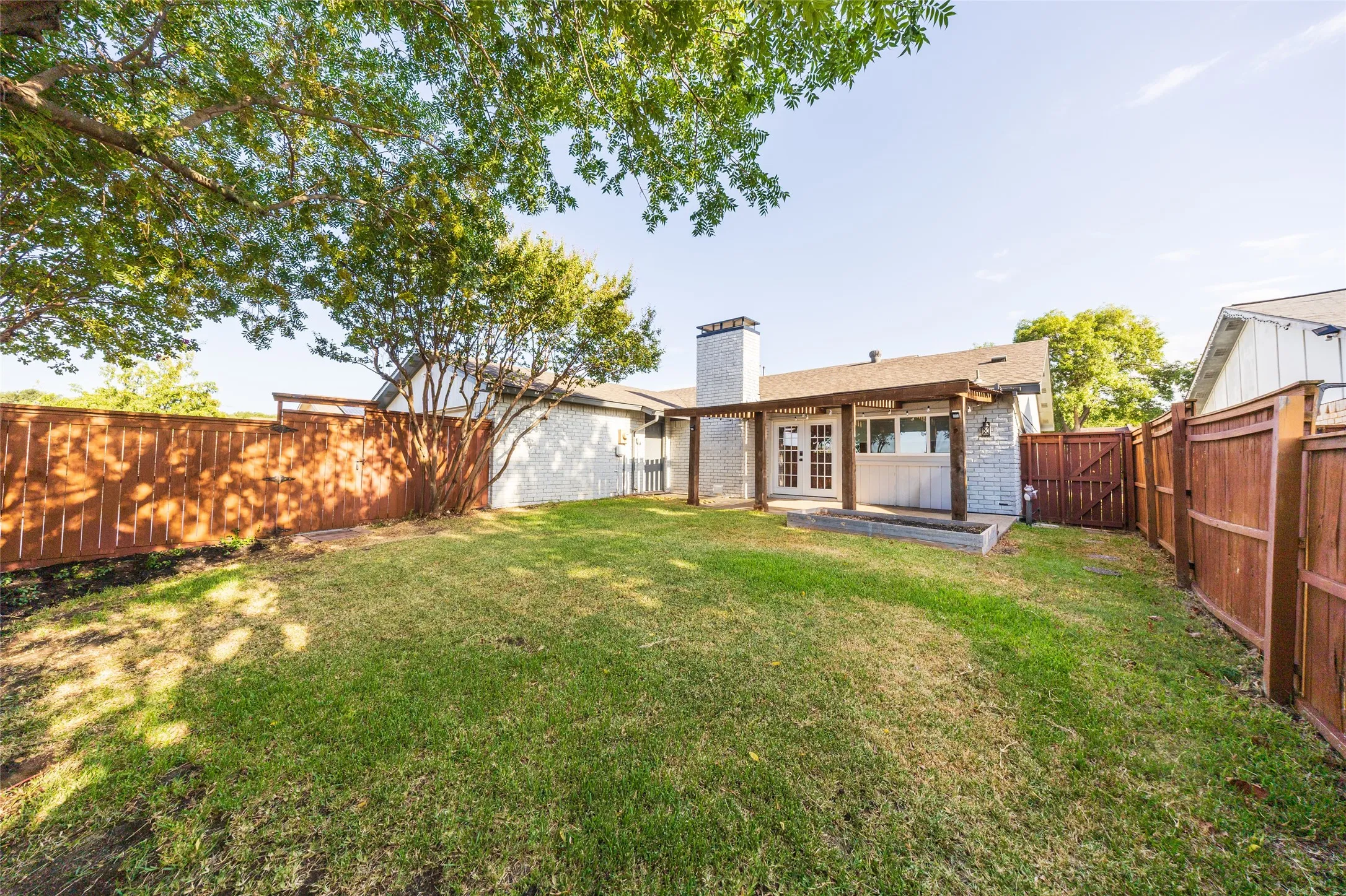 Single Family Residence For Rent in Denton County , 1948 Rambling Ridge Lane, Carrollton, Texas 75007, 3 Bedroom, 2 Bathroom, 2 Garage spaces, 1,930 Sqft, built in 1977, mls#21363769, Real Estate Agent in Carrollton, Homes For Rent in Denton county, Homes For Rent in Carrollton, Realtor in Carrollton Texas, Real Estate Brokerage Independent Realty Texas, Luminita Cordes Realtor