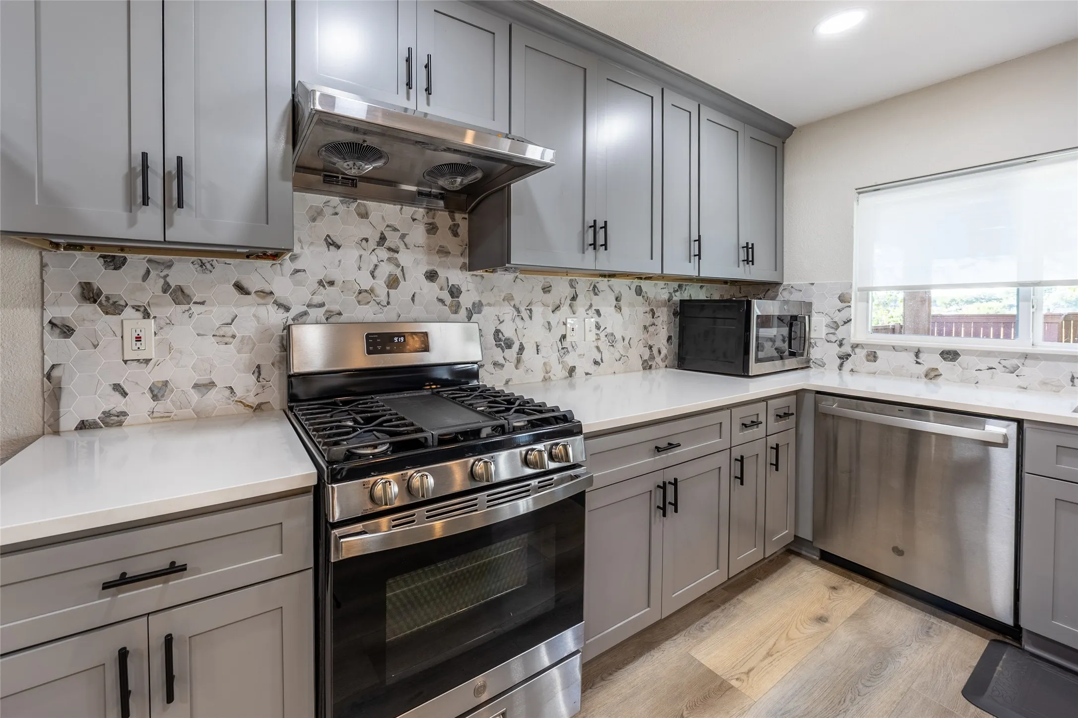 Single Family Residence For Rent in Denton County , 1948 Rambling Ridge Lane, Carrollton, Texas 75007, 3 Bedroom, 2 Bathroom, 2 Garage spaces, 1,930 Sqft, built in 1977, mls#21363769, Real Estate Agent in Carrollton, Homes For Rent in Denton county, Homes For Rent in Carrollton, Realtor in Carrollton Texas, Real Estate Brokerage Independent Realty Texas, Luminita Cordes Realtor