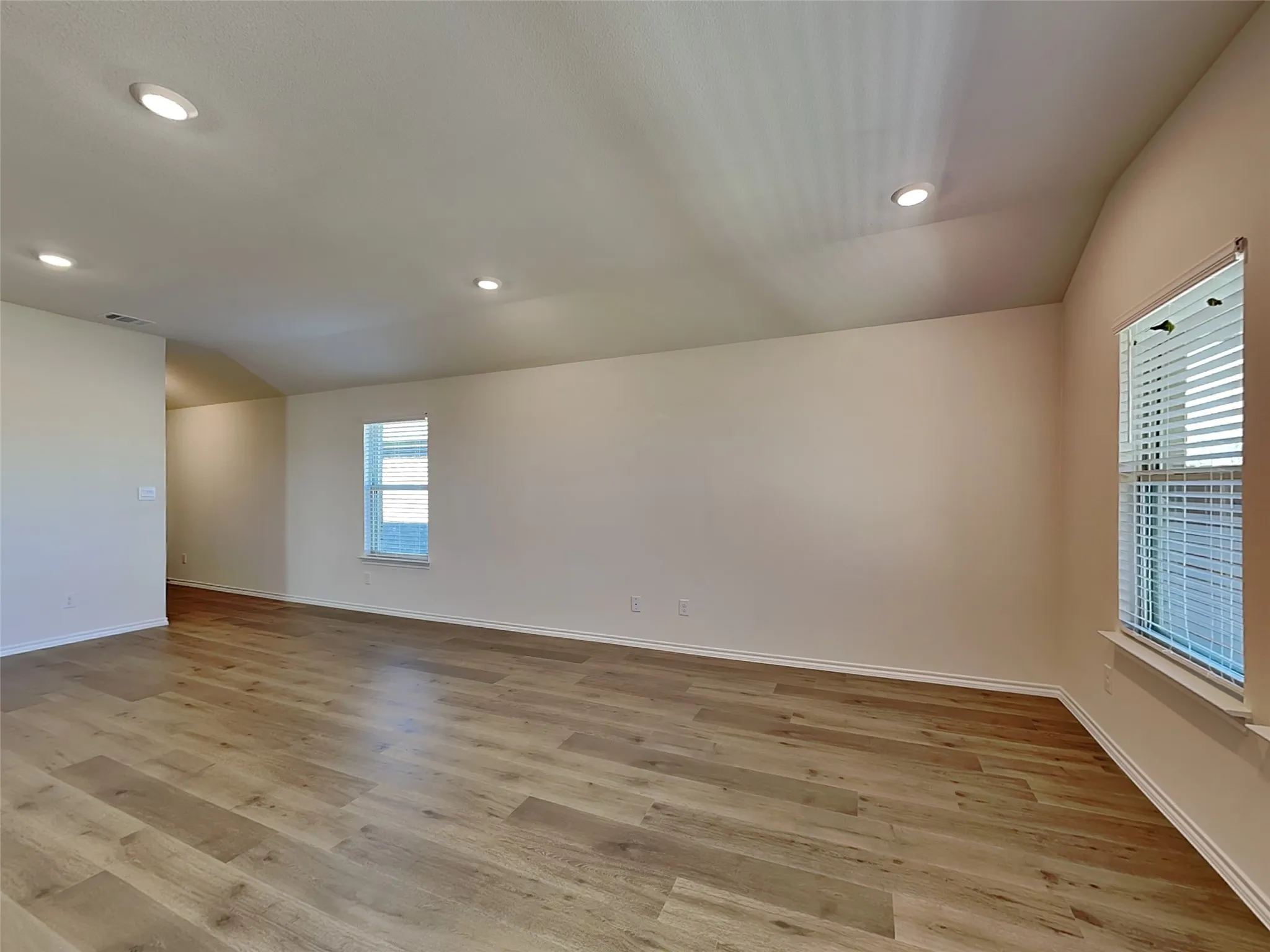 Single Family Residence For Rent in Grayson County , 1511 Aleia Cove, Sherman, Texas 75092, 3 Bedroom, 2 Bathroom, 2 Garage spaces, 1,568 Sqft, built in 2024, mls#21363673, Real Estate Agent in Sherman, Homes For Rent in Grayson county, Homes For Rent in Sherman, Realtor in Sherman Texas, Real Estate Brokerage Independent Realty Texas, Luminita Cordes Realtor