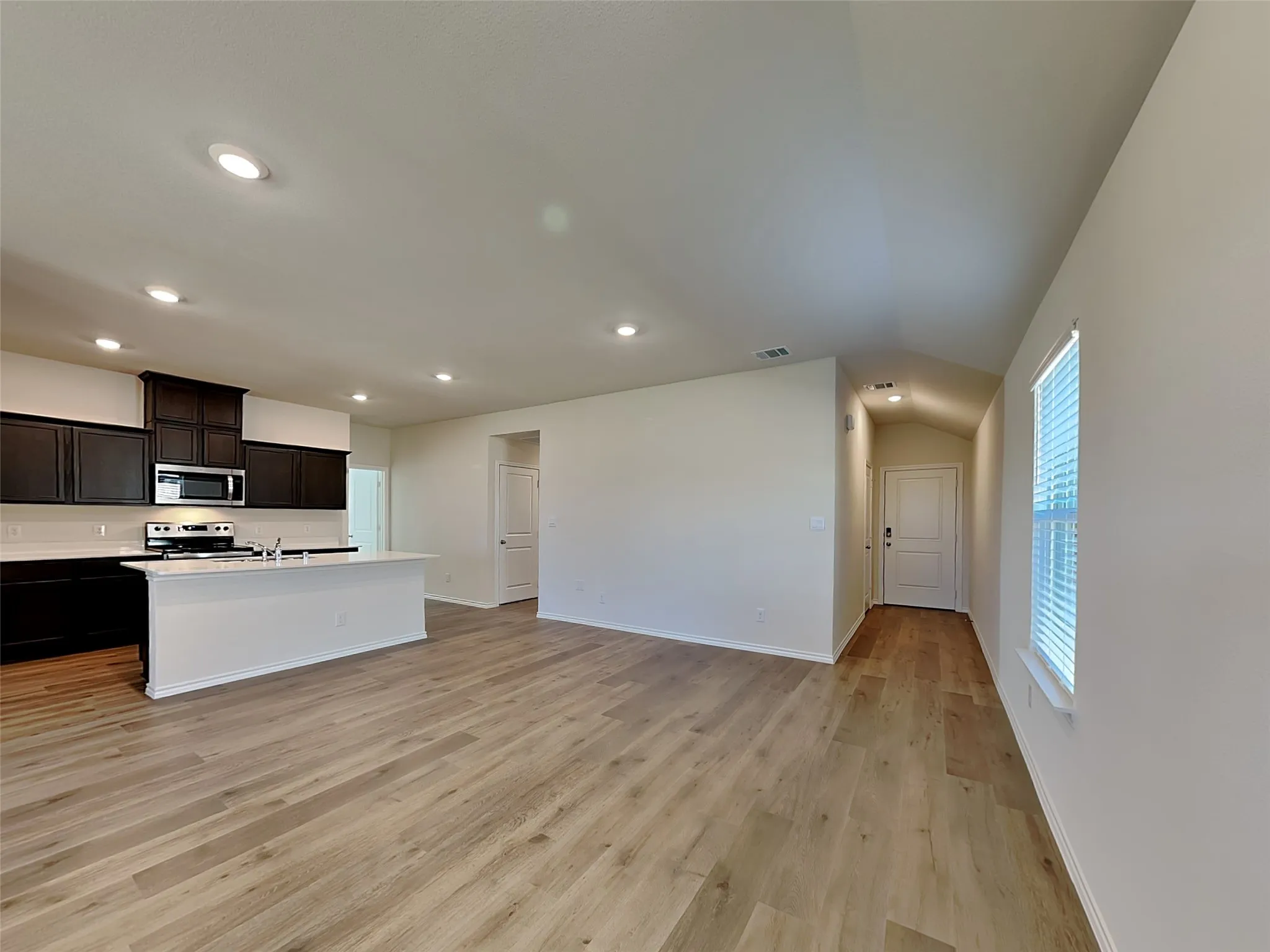 Single Family Residence For Rent in Grayson County , 1511 Aleia Cove, Sherman, Texas 75092, 3 Bedroom, 2 Bathroom, 2 Garage spaces, 1,568 Sqft, built in 2024, mls#21363673, Real Estate Agent in Sherman, Homes For Rent in Grayson county, Homes For Rent in Sherman, Realtor in Sherman Texas, Real Estate Brokerage Independent Realty Texas, Luminita Cordes Realtor