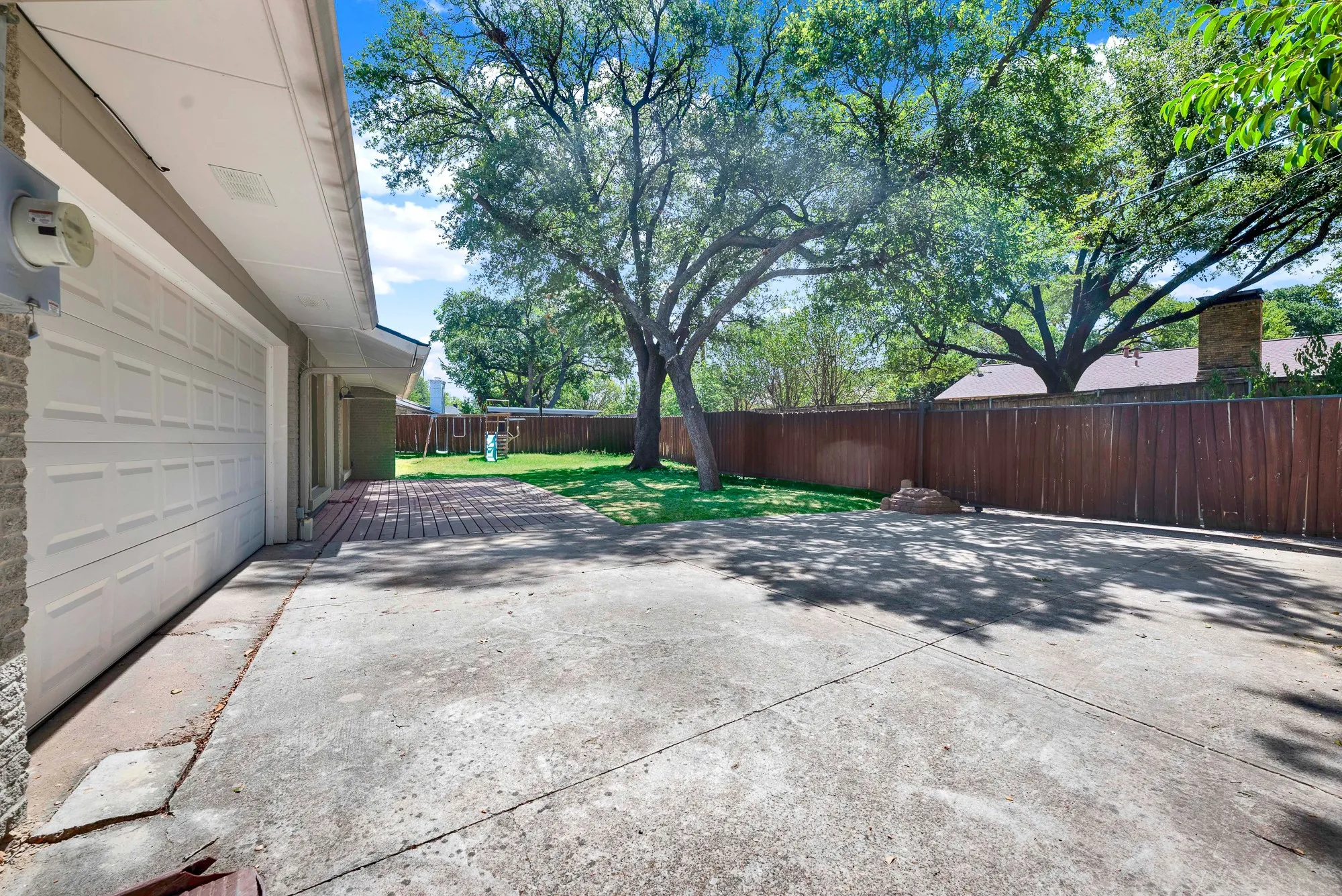 Single Family Residence For Sale in Dallas County , 3326 Dartmoor Drive, Dallas, Texas 75229, 5 Bedroom, 3 Bathroom, 2 Garage spaces, 2,333 Sqft, built in 1959, mls#21361175, Real Estate Agent in Dallas, Homes For Sale in Dallas county, Homes For Sale in Dallas, Realtor in Dallas Texas, Real Estate Brokerage Independent Realty Texas, Luminita Cordes Realtor