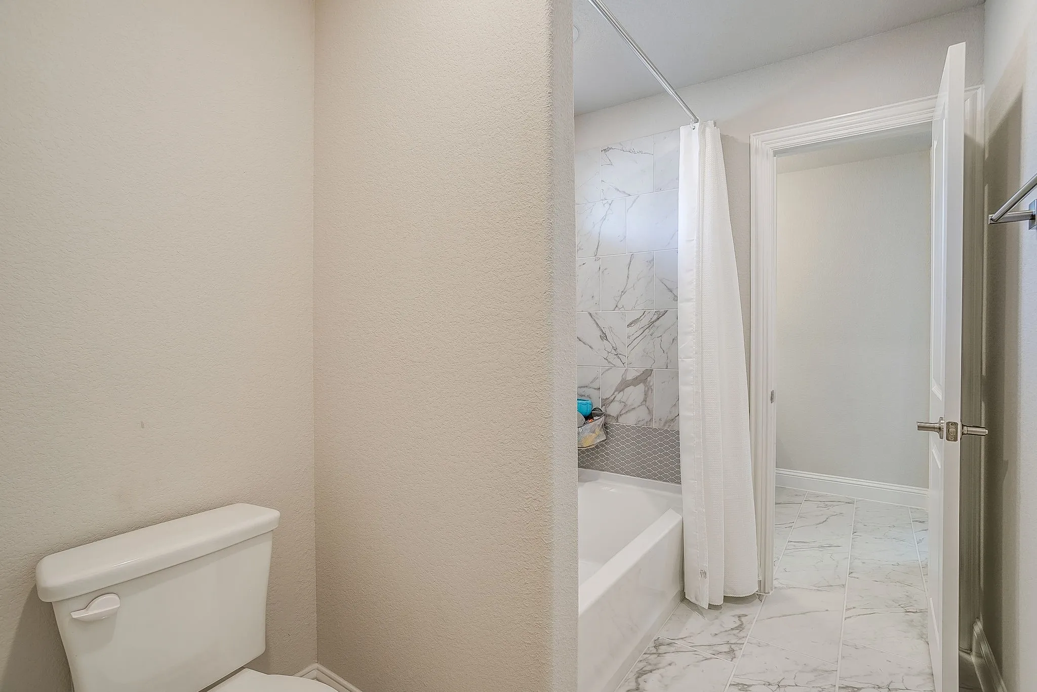 Single Family Residence For Sale in Parker County , 128 Kingfisher Lane, Aledo, Texas 76008, 5 Bedroom, 4 Bathroom, 2 Garage spaces, 3,558 Sqft, built in 2024, mls#21363720, Real Estate Agent in Aledo, Homes For Sale in Parker county, Homes For Sale in Aledo, Realtor in Aledo Texas, Real Estate Brokerage Independent Realty Texas, Luminita Cordes Realtor