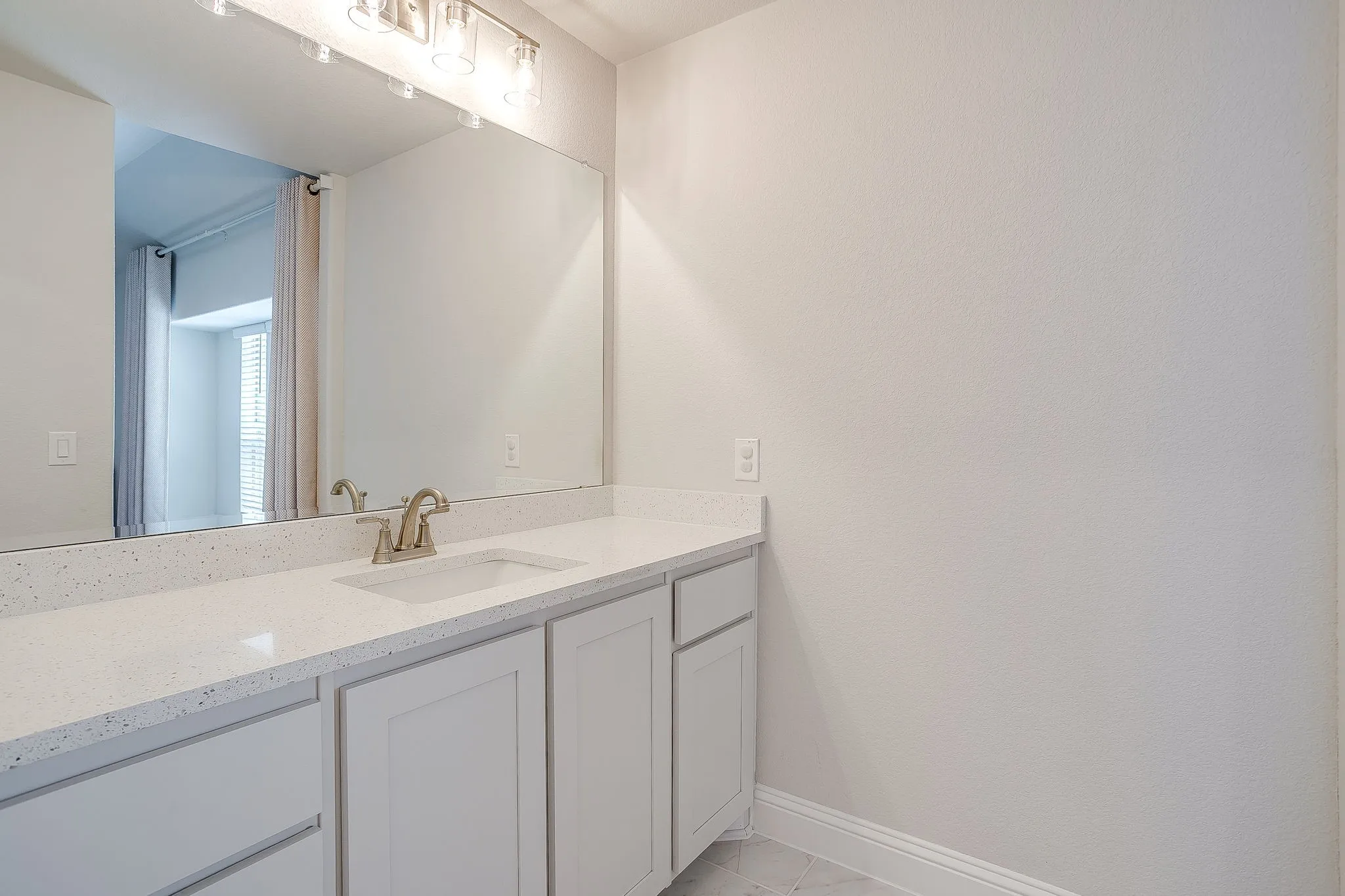 Single Family Residence For Sale in Parker County , 128 Kingfisher Lane, Aledo, Texas 76008, 5 Bedroom, 4 Bathroom, 2 Garage spaces, 3,558 Sqft, built in 2024, mls#21363720, Real Estate Agent in Aledo, Homes For Sale in Parker county, Homes For Sale in Aledo, Realtor in Aledo Texas, Real Estate Brokerage Independent Realty Texas, Luminita Cordes Realtor
