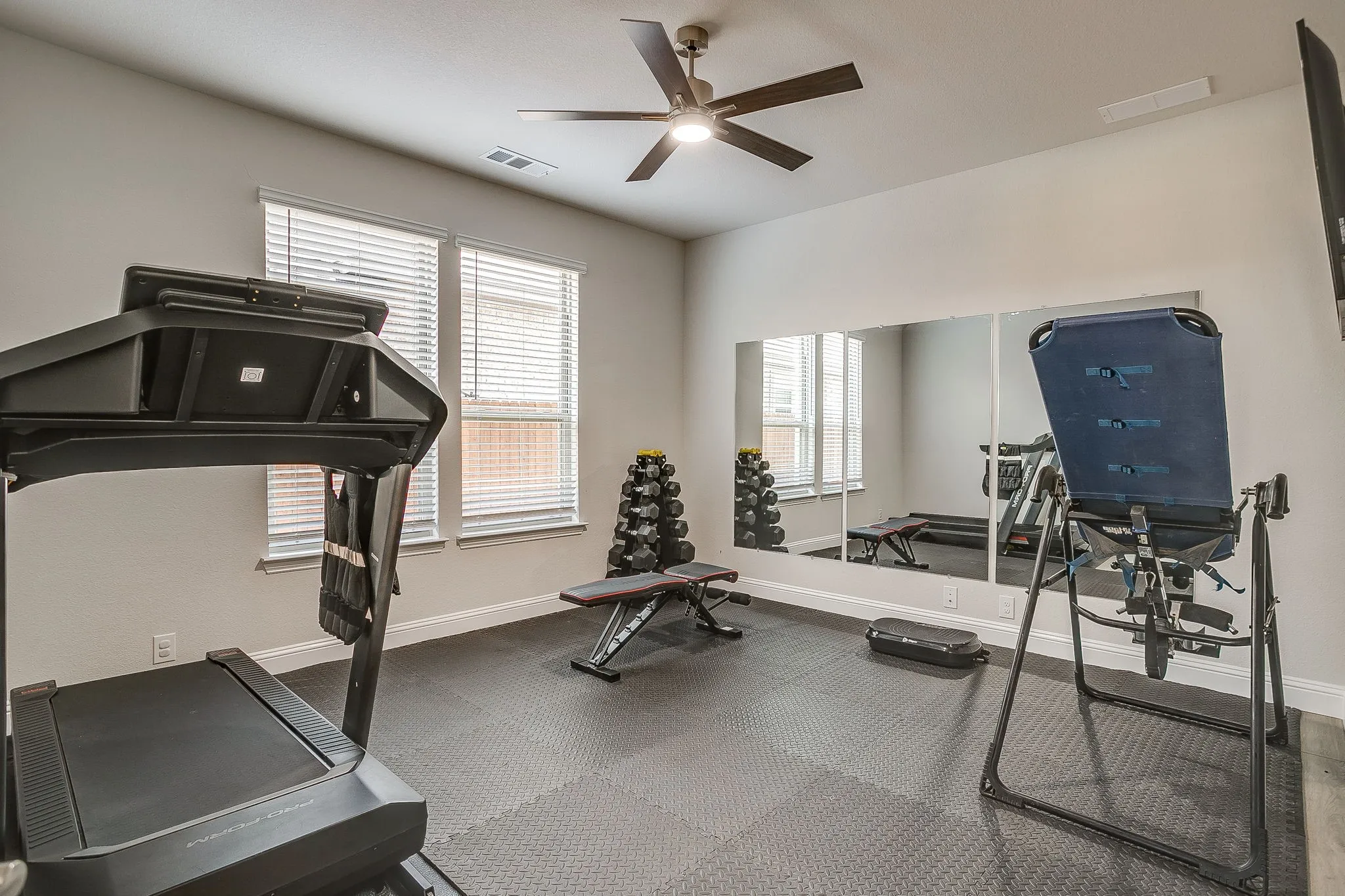 Single Family Residence For Sale in Parker County , 128 Kingfisher Lane, Aledo, Texas 76008, 5 Bedroom, 4 Bathroom, 2 Garage spaces, 3,558 Sqft, built in 2024, mls#21363720, Real Estate Agent in Aledo, Homes For Sale in Parker county, Homes For Sale in Aledo, Realtor in Aledo Texas, Real Estate Brokerage Independent Realty Texas, Luminita Cordes Realtor