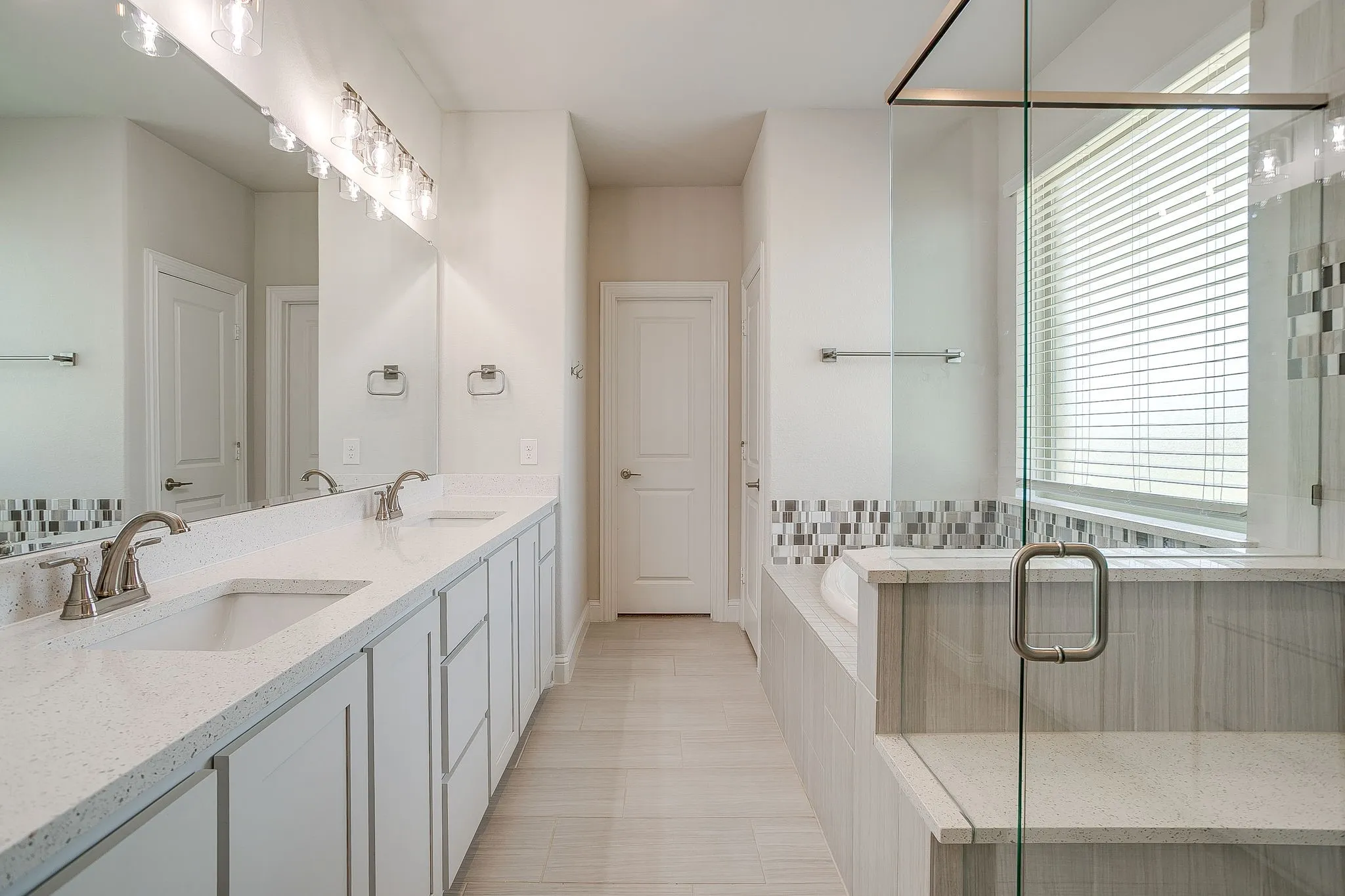 Single Family Residence For Sale in Parker County , 128 Kingfisher Lane, Aledo, Texas 76008, 5 Bedroom, 4 Bathroom, 2 Garage spaces, 3,558 Sqft, built in 2024, mls#21363720, Real Estate Agent in Aledo, Homes For Sale in Parker county, Homes For Sale in Aledo, Realtor in Aledo Texas, Real Estate Brokerage Independent Realty Texas, Luminita Cordes Realtor