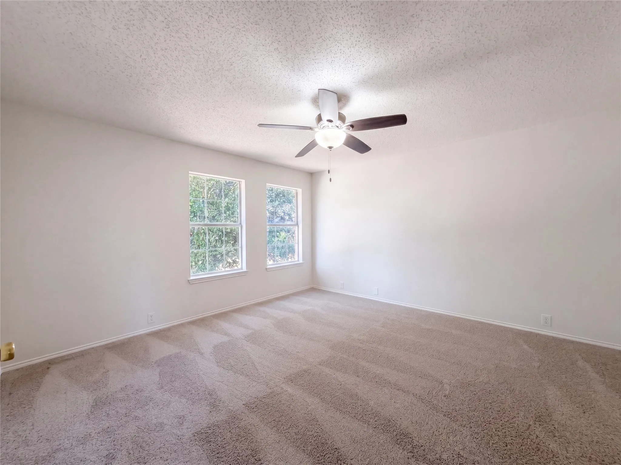 Single Family Residence For Sale in Grayson County , 4325 Falcon Drive, Sherman, Texas 75092, 4 Bedroom, 4 Bathroom, 2 Garage spaces, 2,438 Sqft, built in 2002, mls#21363775, Real Estate Agent in Sherman, Homes For Sale in Grayson county, Homes For Sale in Sherman, Realtor in Sherman Texas, Real Estate Brokerage Independent Realty Texas, Luminita Cordes Realtor