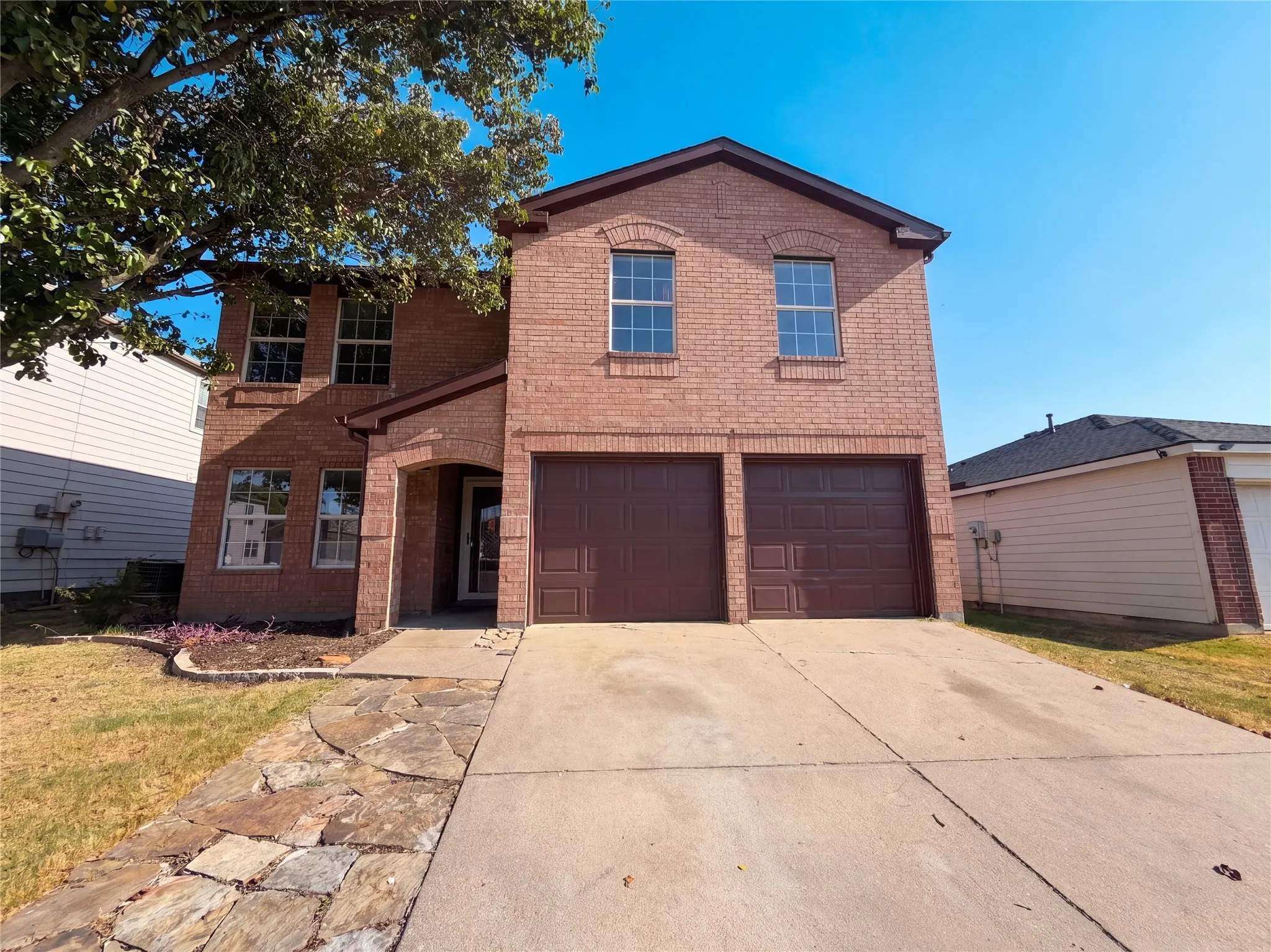 Single Family Residence For Sale in Grayson County , 4325 Falcon Drive, Sherman, Texas 75092, 4 Bedroom, 4 Bathroom, 2 Garage spaces, 2,438 Sqft, built in 2002, mls#21363775, Real Estate Agent in Sherman, Homes For Sale in Grayson county, Homes For Sale in Sherman, Realtor in Sherman Texas, Real Estate Brokerage Independent Realty Texas, Luminita Cordes Realtor