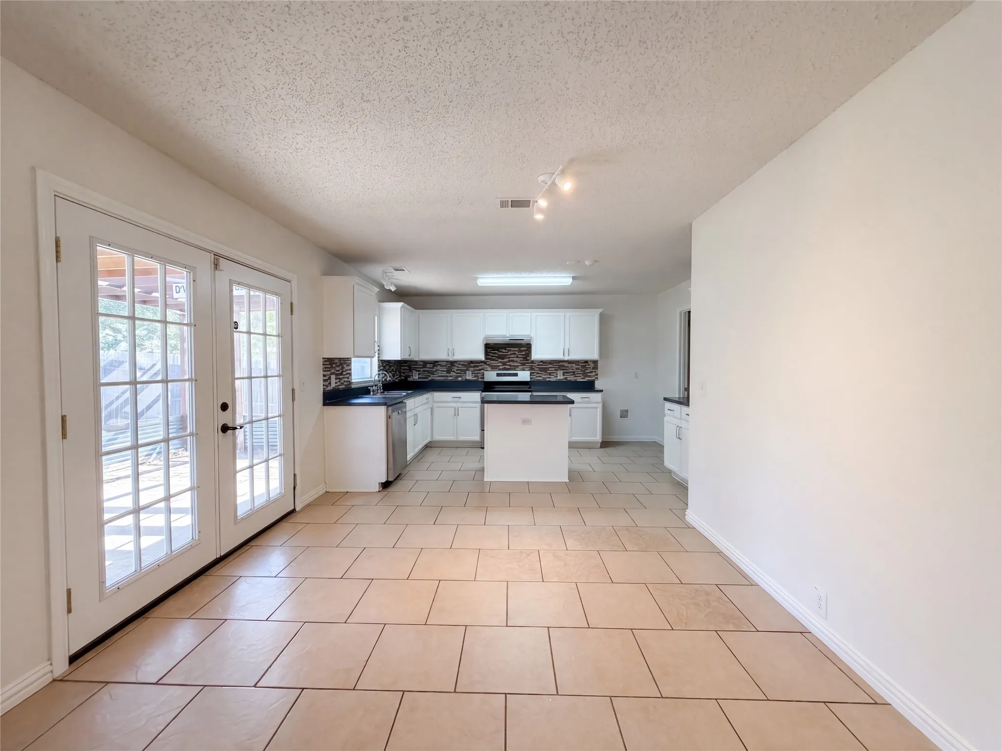 Single Family Residence For Sale in Grayson County , 4325 Falcon Drive, Sherman, Texas 75092, 4 Bedroom, 4 Bathroom, 2 Garage spaces, 2,438 Sqft, built in 2002, mls#21363775, Real Estate Agent in Sherman, Homes For Sale in Grayson county, Homes For Sale in Sherman, Realtor in Sherman Texas, Real Estate Brokerage Independent Realty Texas, Luminita Cordes Realtor