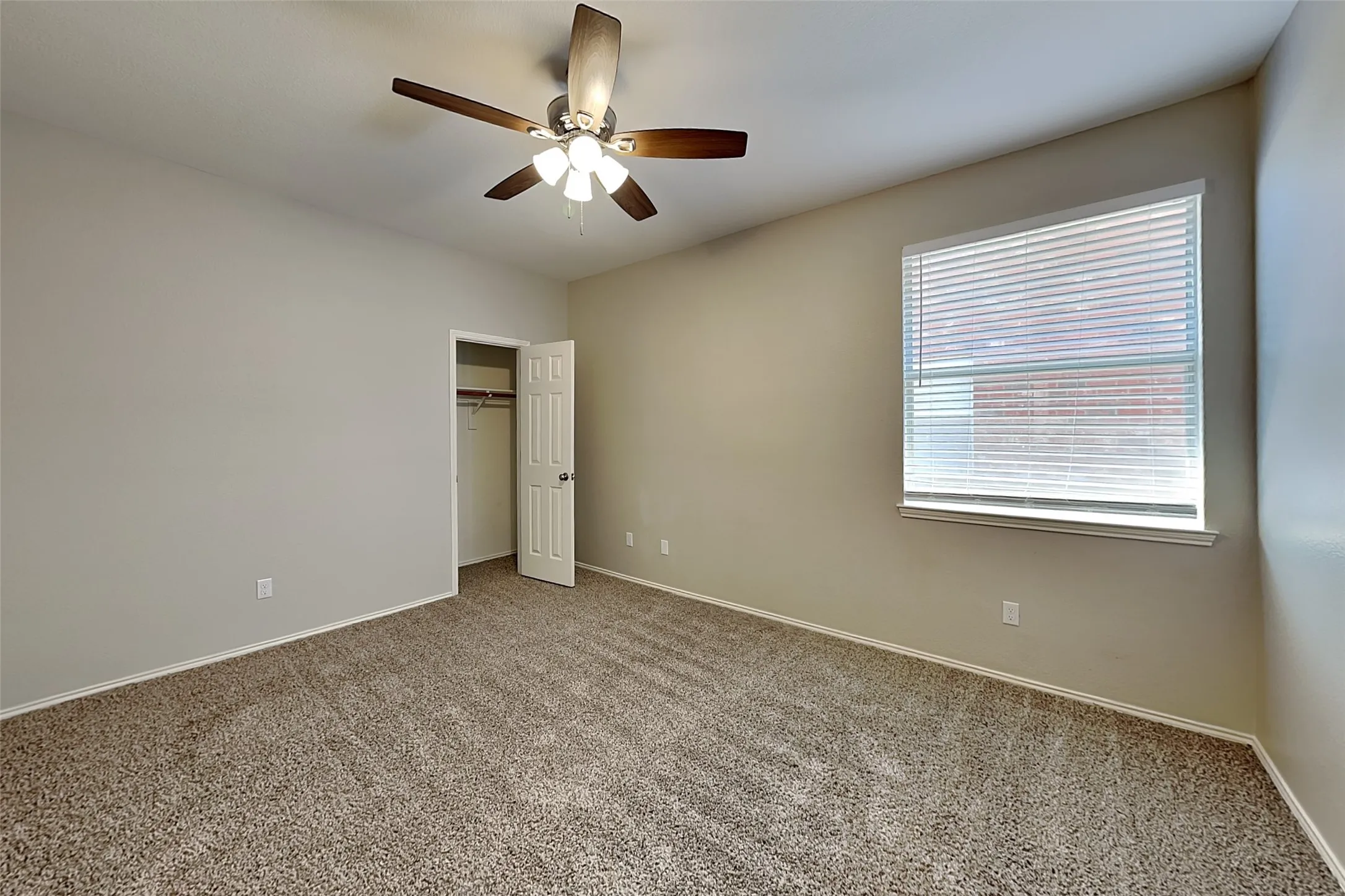 Single Family Residence For Rent in Tarrant County , 9104 Belvedere Drive, Fort Worth, Texas 76244, 3 Bedroom, 2 Bathroom, 2 Garage spaces, 2,035 Sqft, built in 2002, mls#21363777, Real Estate Agent in Fort Worth, Homes For Rent in Tarrant county, Homes For Rent in Fort Worth, Realtor in Fort Worth Texas, Real Estate Brokerage Independent Realty Texas, Luminita Cordes Realtor