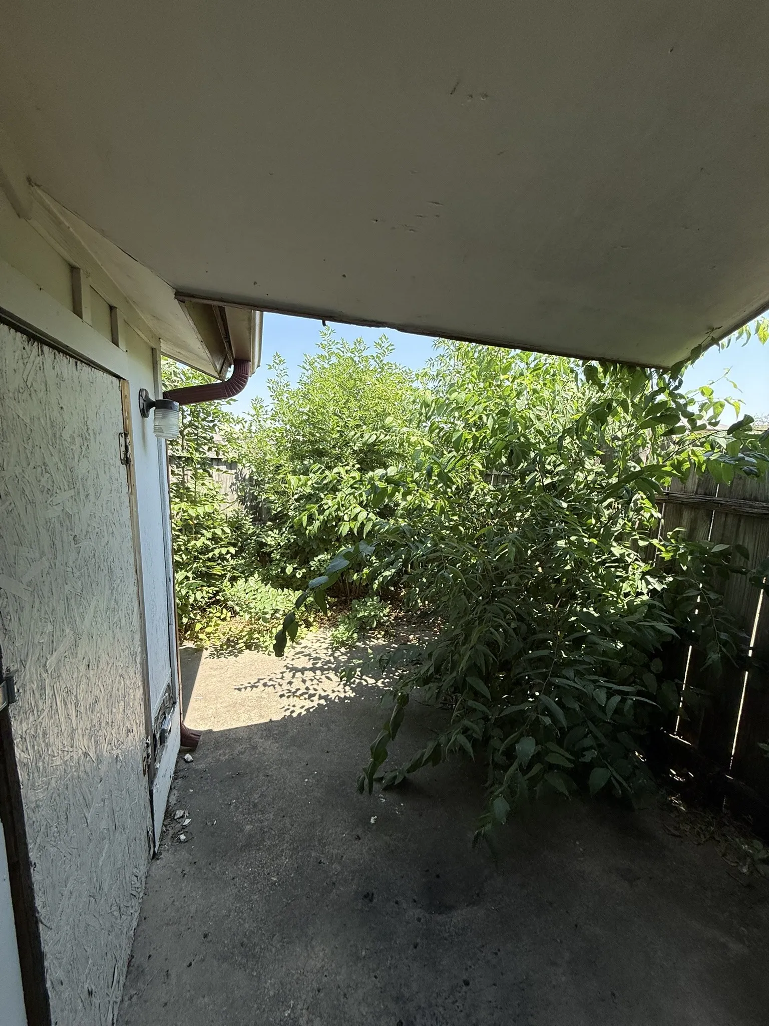 Quadruplex For Rent in Tarrant County , 708 E Pecan Street 710, Hurst, Texas 76053, 2 Bedroom, 2 Bathroom, Garage spaces, 1,063 Sqft, built in 1971, mls#21350727, Real Estate Agent in Hurst, Homes For Rent in Tarrant county, Homes For Rent in Hurst, Realtor in Hurst Texas, Real Estate Brokerage Independent Realty Texas, Luminita Cordes Realtor