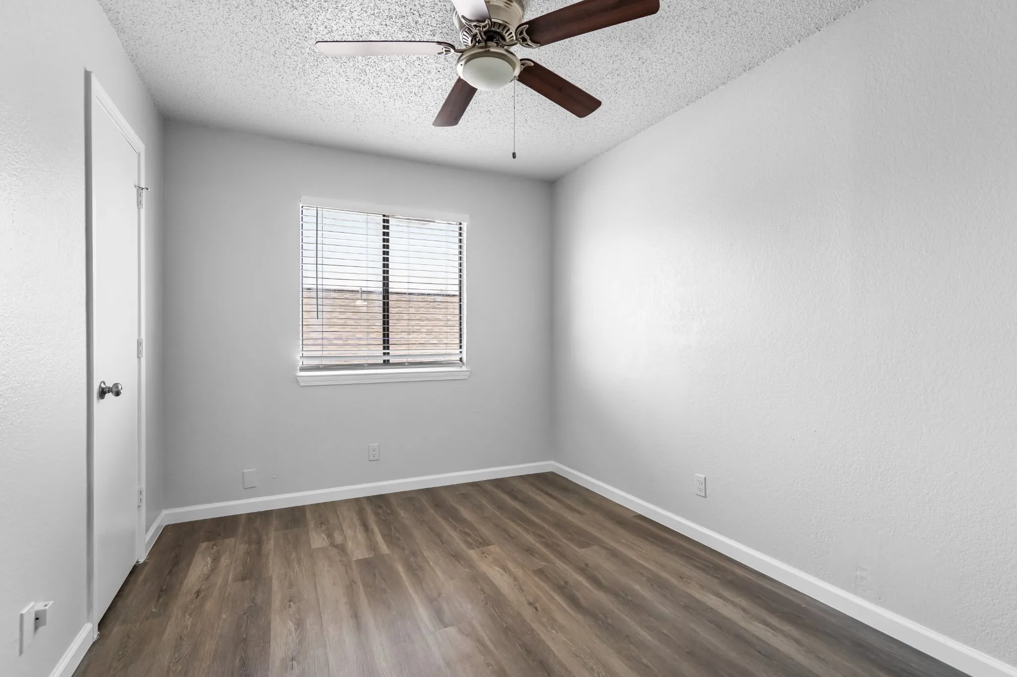 Single Family Residence For Sale in Tarrant County , 8713 Elbe Trail, Fort Worth, Texas 76118, 4 Bedroom, 3 Bathroom, 2 Garage spaces, 1,646 Sqft, built in 1986, mls#21362470, Real Estate Agent in Fort Worth, Homes For Sale in Tarrant county, Homes For Sale in Fort Worth, Realtor in Fort Worth Texas, Real Estate Brokerage Independent Realty Texas, Luminita Cordes Realtor