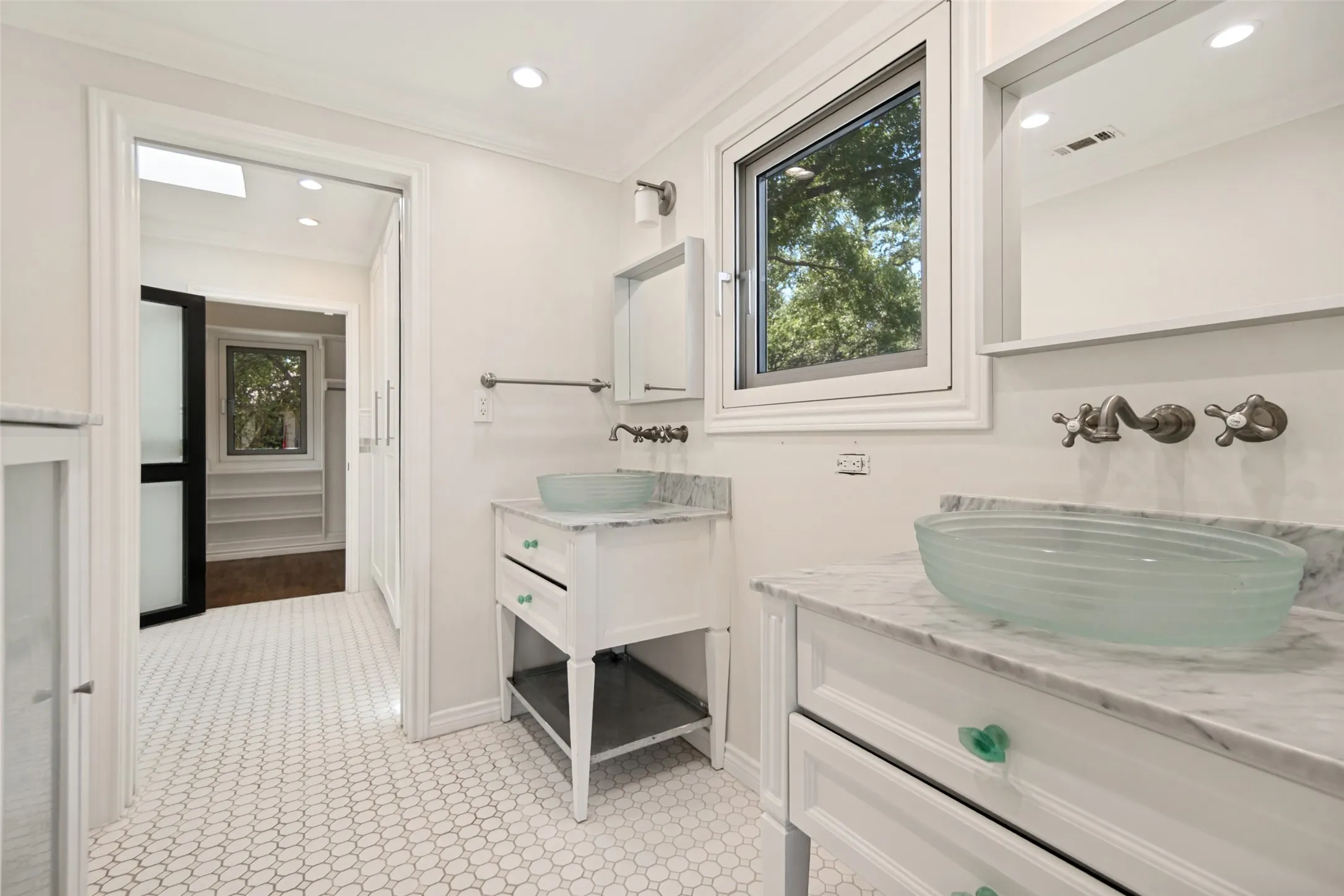 Single Family Residence For Sale in Dallas County , 4516 Livingston Avenue, Highland Park, Texas 75205, 4 Bedroom, 4 Bathroom, 2 Garage spaces, 3,360 Sqft, built in 1990, mls#21362737, Real Estate Agent in Highland Park, Homes For Sale in Dallas county, Homes For Sale in Highland Park, Realtor in Highland Park Texas, Real Estate Brokerage Independent Realty Texas, Luminita Cordes Realtor