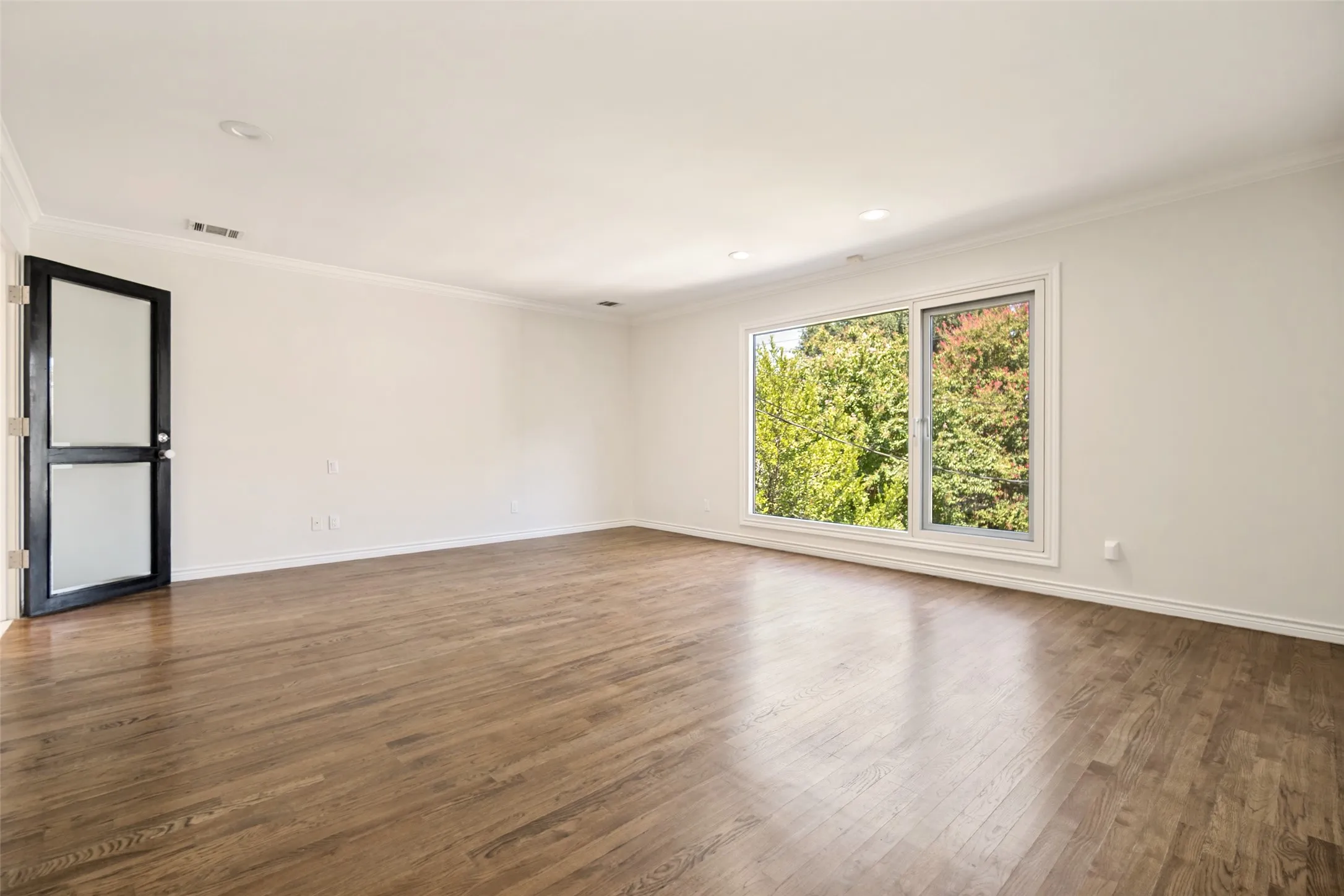 Single Family Residence For Sale in Dallas County , 4516 Livingston Avenue, Highland Park, Texas 75205, 4 Bedroom, 4 Bathroom, 2 Garage spaces, 3,360 Sqft, built in 1990, mls#21362737, Real Estate Agent in Highland Park, Homes For Sale in Dallas county, Homes For Sale in Highland Park, Realtor in Highland Park Texas, Real Estate Brokerage Independent Realty Texas, Luminita Cordes Realtor