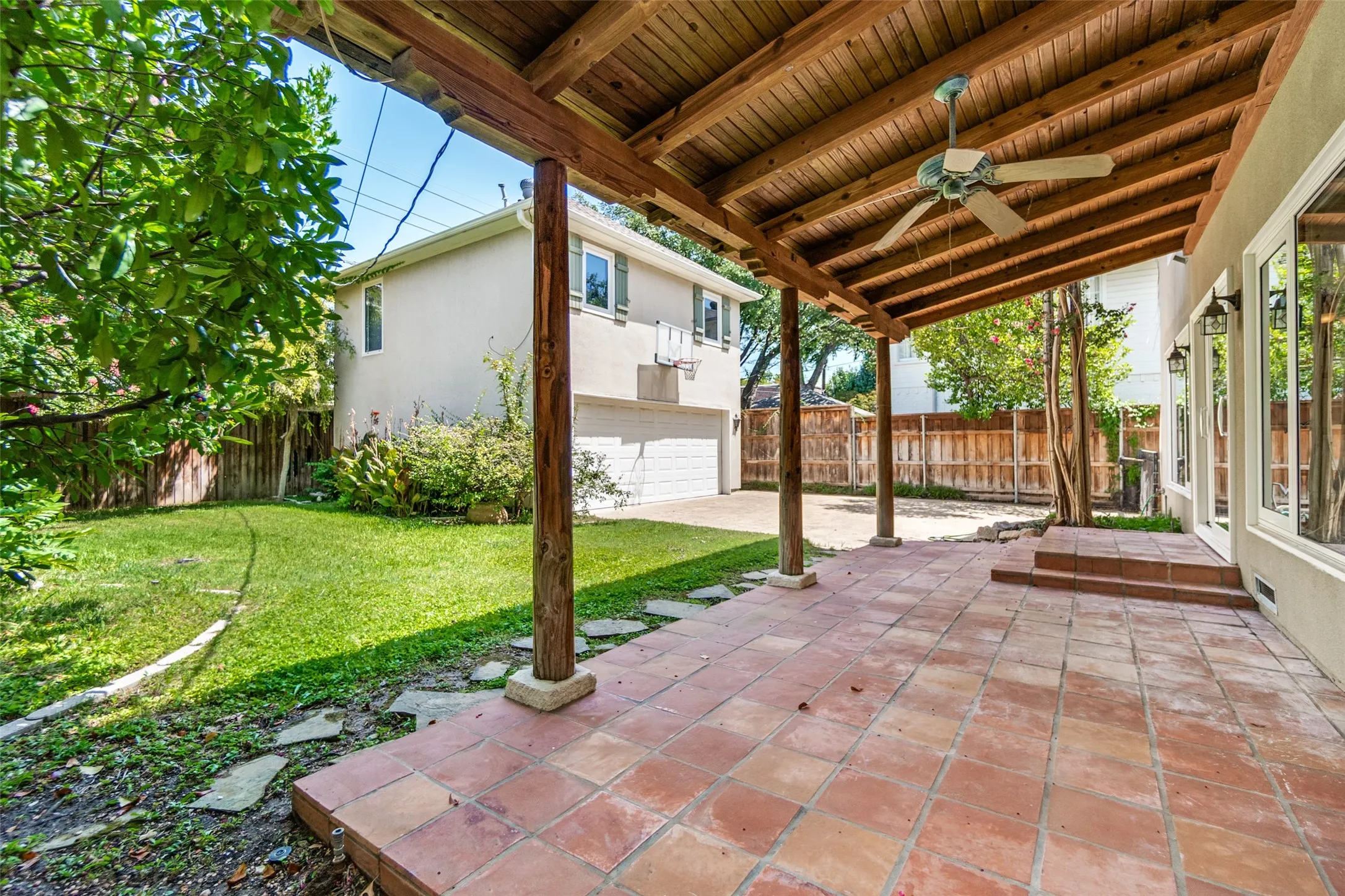 Single Family Residence For Sale in Dallas County , 4516 Livingston Avenue, Highland Park, Texas 75205, 4 Bedroom, 4 Bathroom, 2 Garage spaces, 3,360 Sqft, built in 1990, mls#21362737, Real Estate Agent in Highland Park, Homes For Sale in Dallas county, Homes For Sale in Highland Park, Realtor in Highland Park Texas, Real Estate Brokerage Independent Realty Texas, Luminita Cordes Realtor