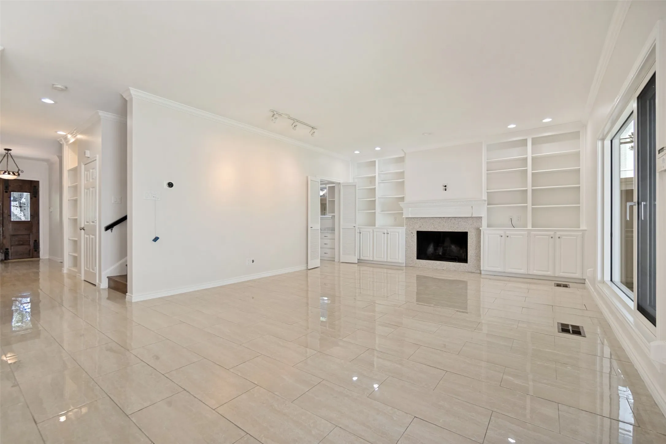 Single Family Residence For Sale in Dallas County , 4516 Livingston Avenue, Highland Park, Texas 75205, 4 Bedroom, 4 Bathroom, 2 Garage spaces, 3,360 Sqft, built in 1990, mls#21362737, Real Estate Agent in Highland Park, Homes For Sale in Dallas county, Homes For Sale in Highland Park, Realtor in Highland Park Texas, Real Estate Brokerage Independent Realty Texas, Luminita Cordes Realtor